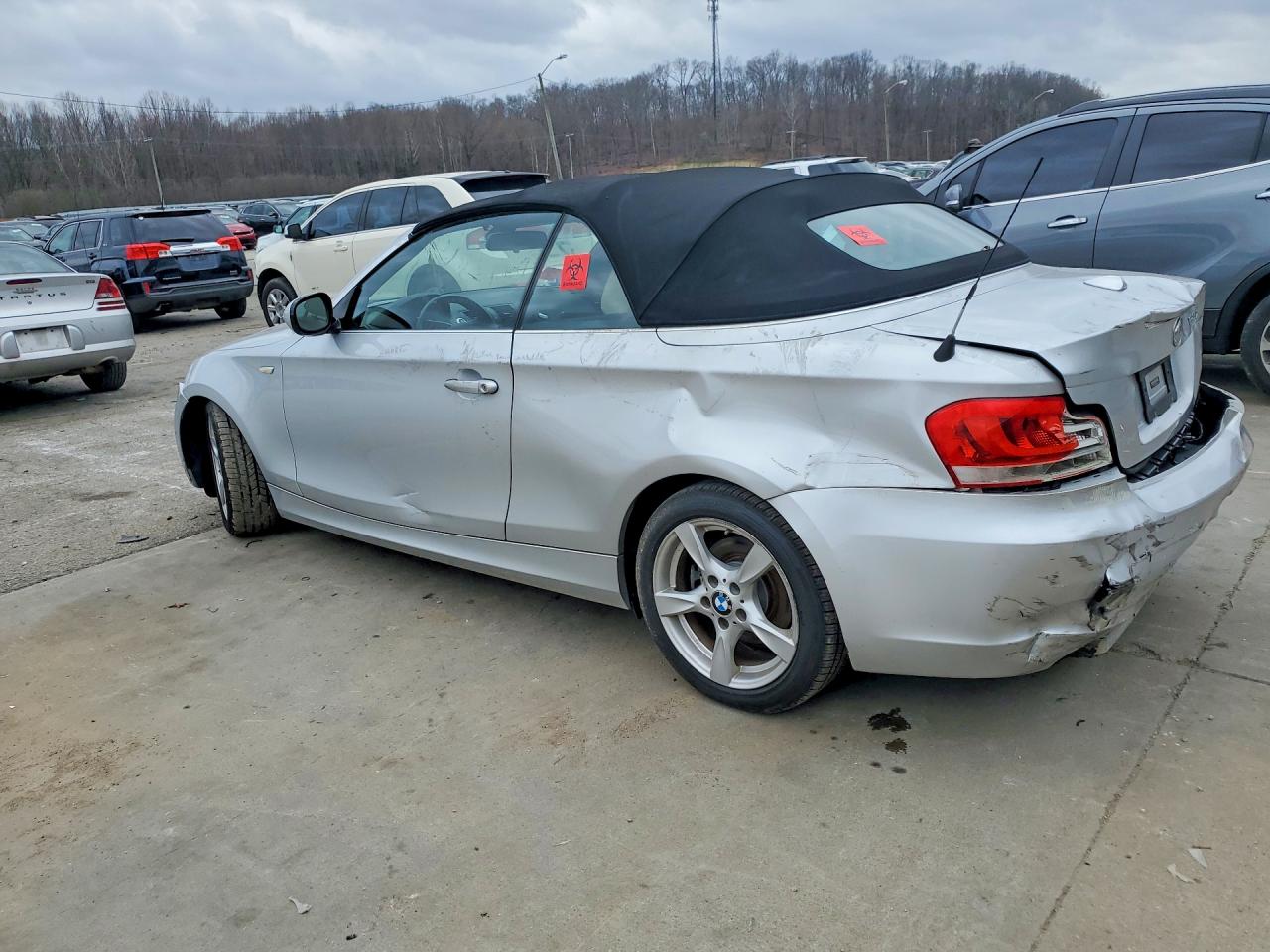 2013 Bmw 128 I Серебряный vin: WBAUL7C53DVU08510