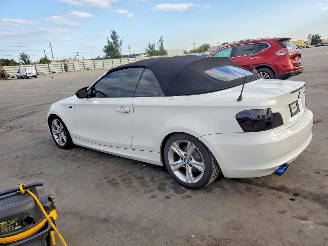 2011 Bmw 128 I White vin: WBAUL7C54BVM80393