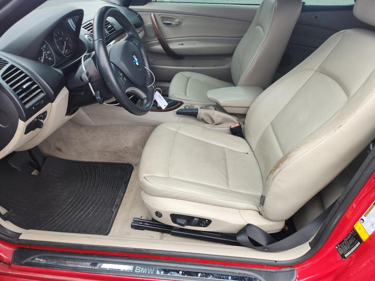 2011 Bmw 128 I Red vin: WBAUL7C55BVM78927