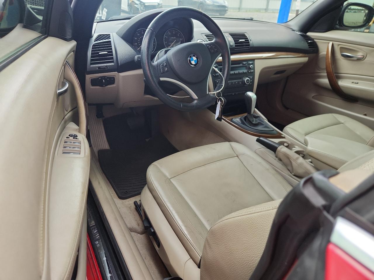 2011 Bmw 128 I Red vin: WBAUL7C55BVM78927