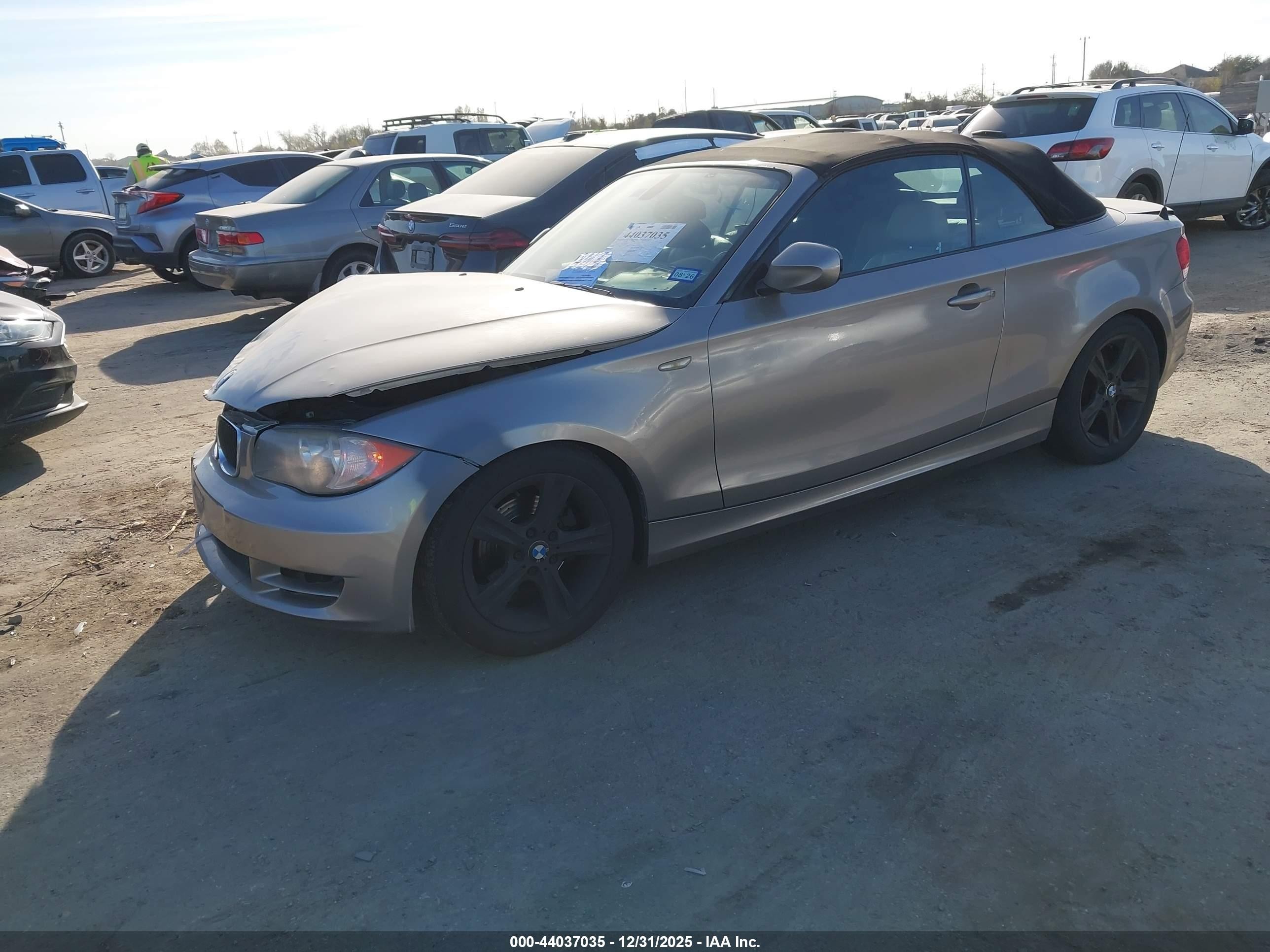 2011 Bmw 128i   Gold vin: WBAUL7C56BVM79701