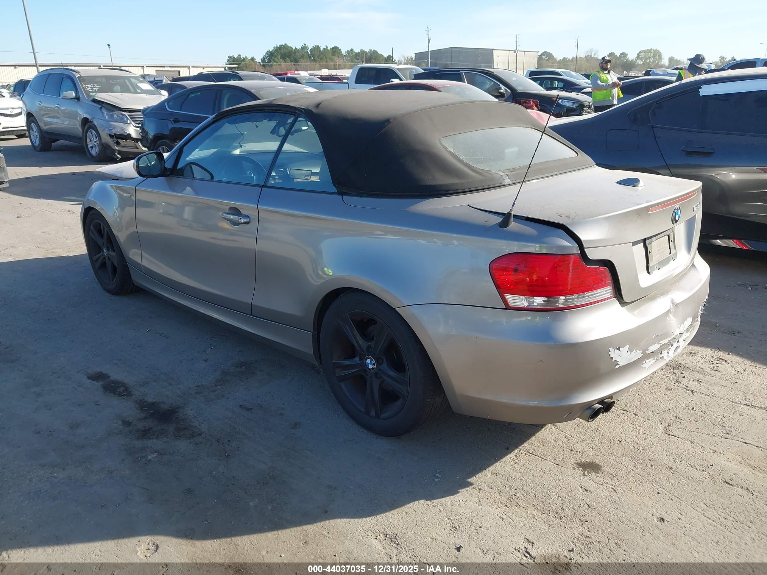 2011 Bmw 128i   Gold vin: WBAUL7C56BVM79701