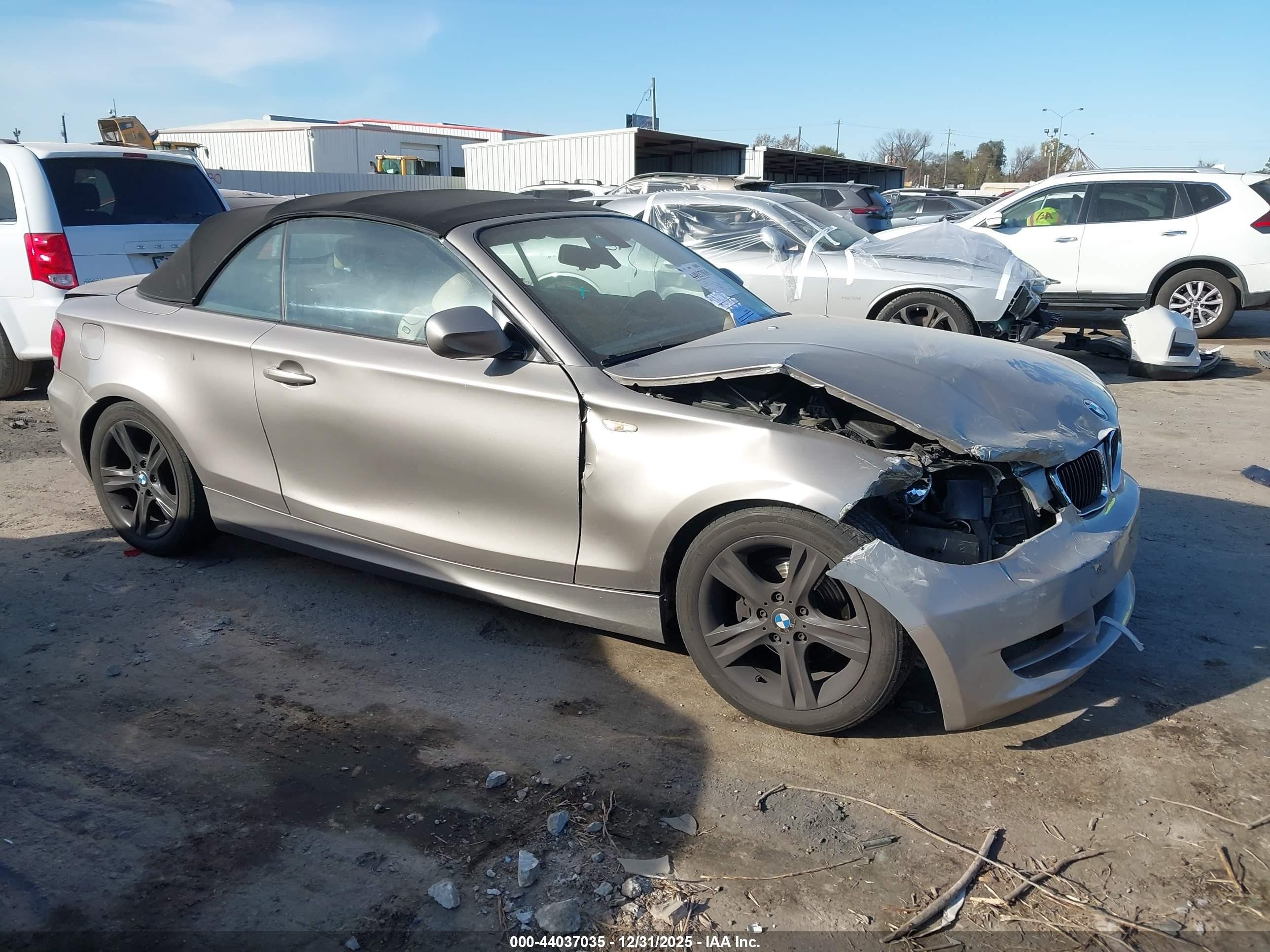 2011 Bmw 128i   Gold vin: WBAUL7C56BVM79701