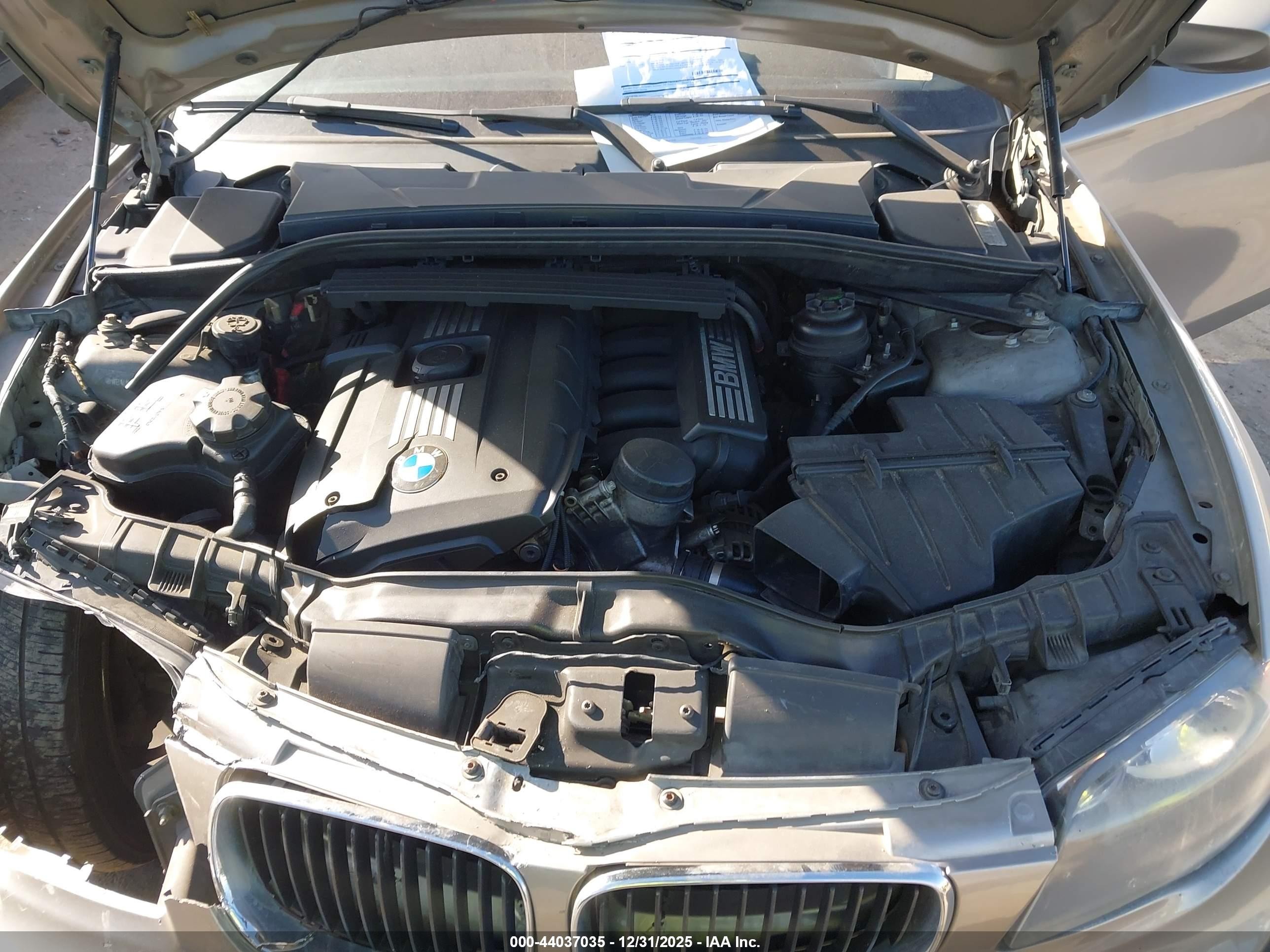 2011 Bmw 128i   Gold vin: WBAUL7C56BVM79701
