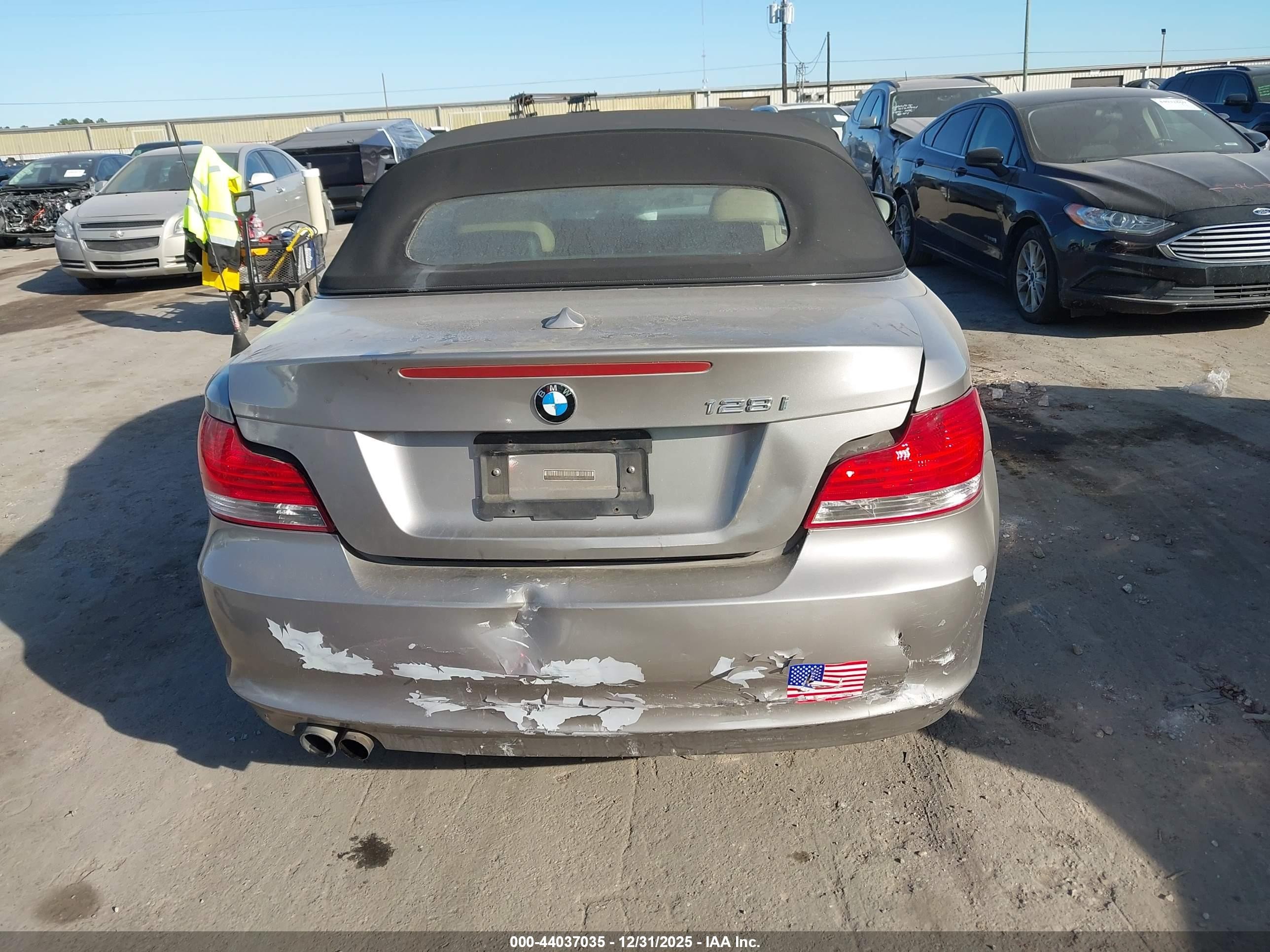 2011 Bmw 128i   Gold vin: WBAUL7C56BVM79701