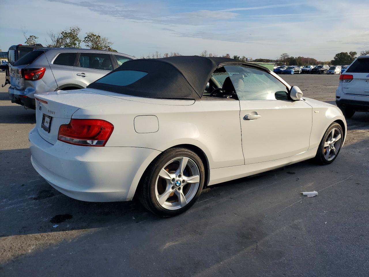 2013 Bmw 128 I White vin: WBAUL7C57DVM83825