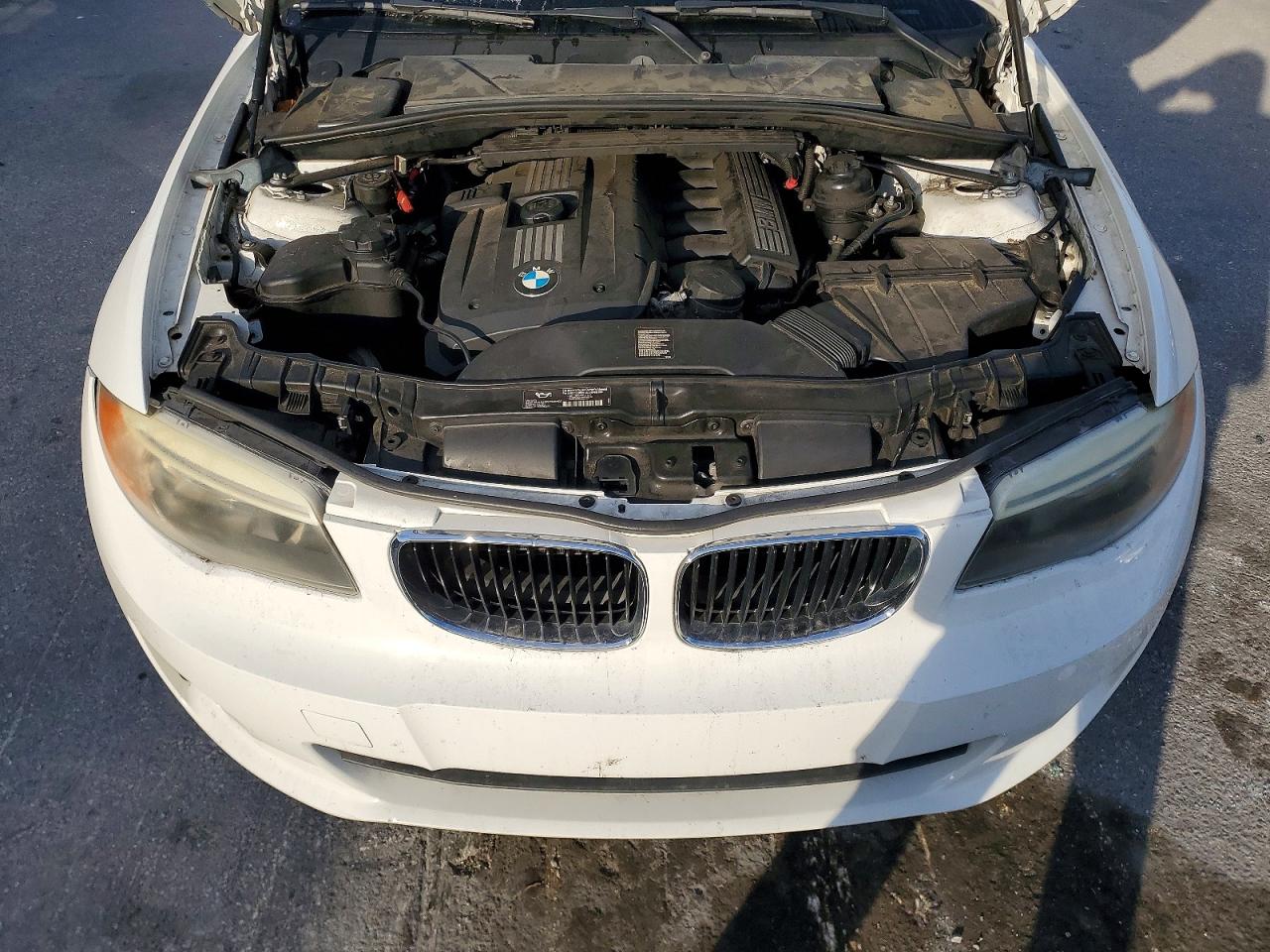 2013 Bmw 128 I White vin: WBAUL7C57DVM83825
