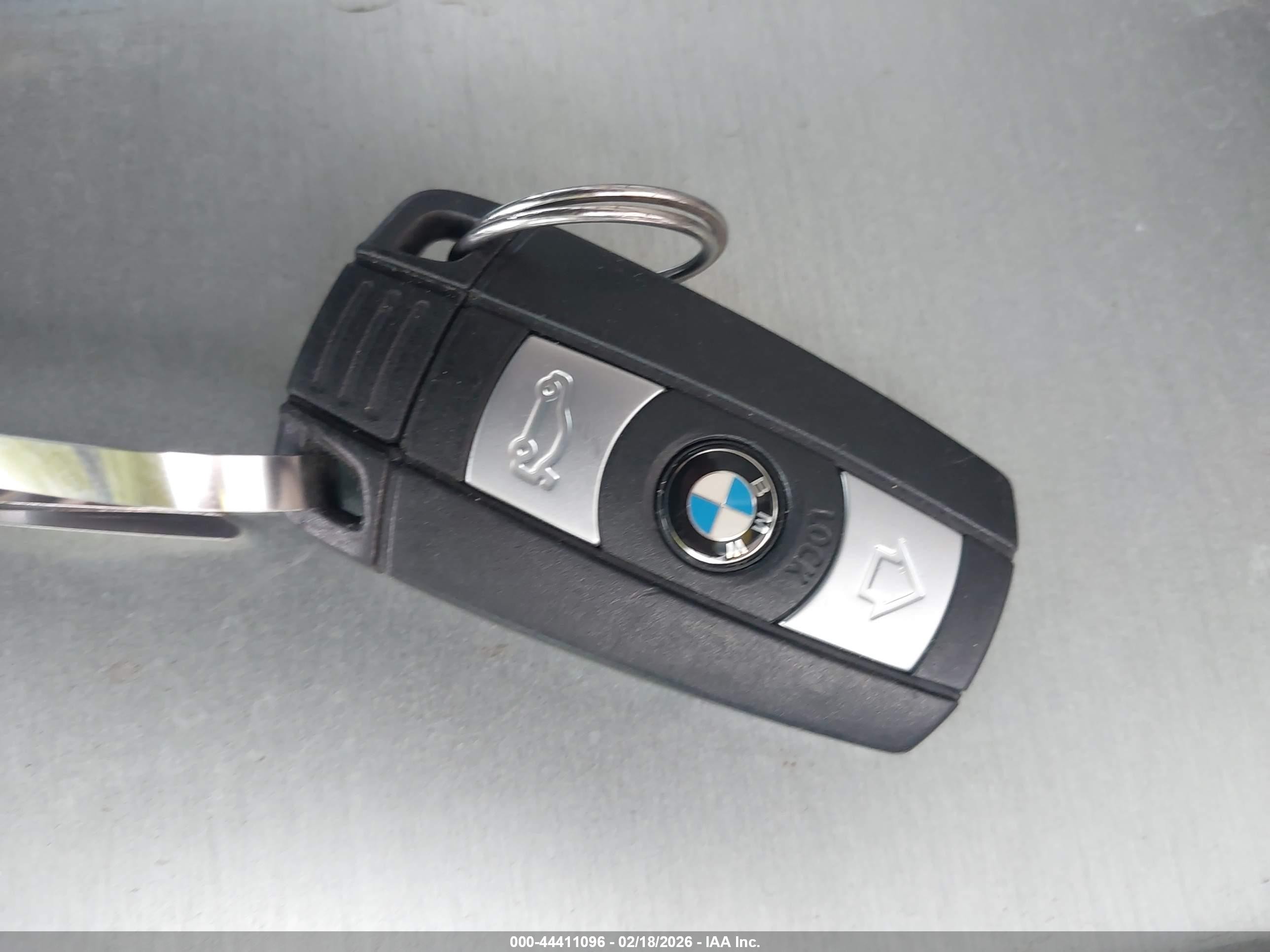 2010 Bmw 128i   Light Blue vin: WBAUL7C58AVJ77700