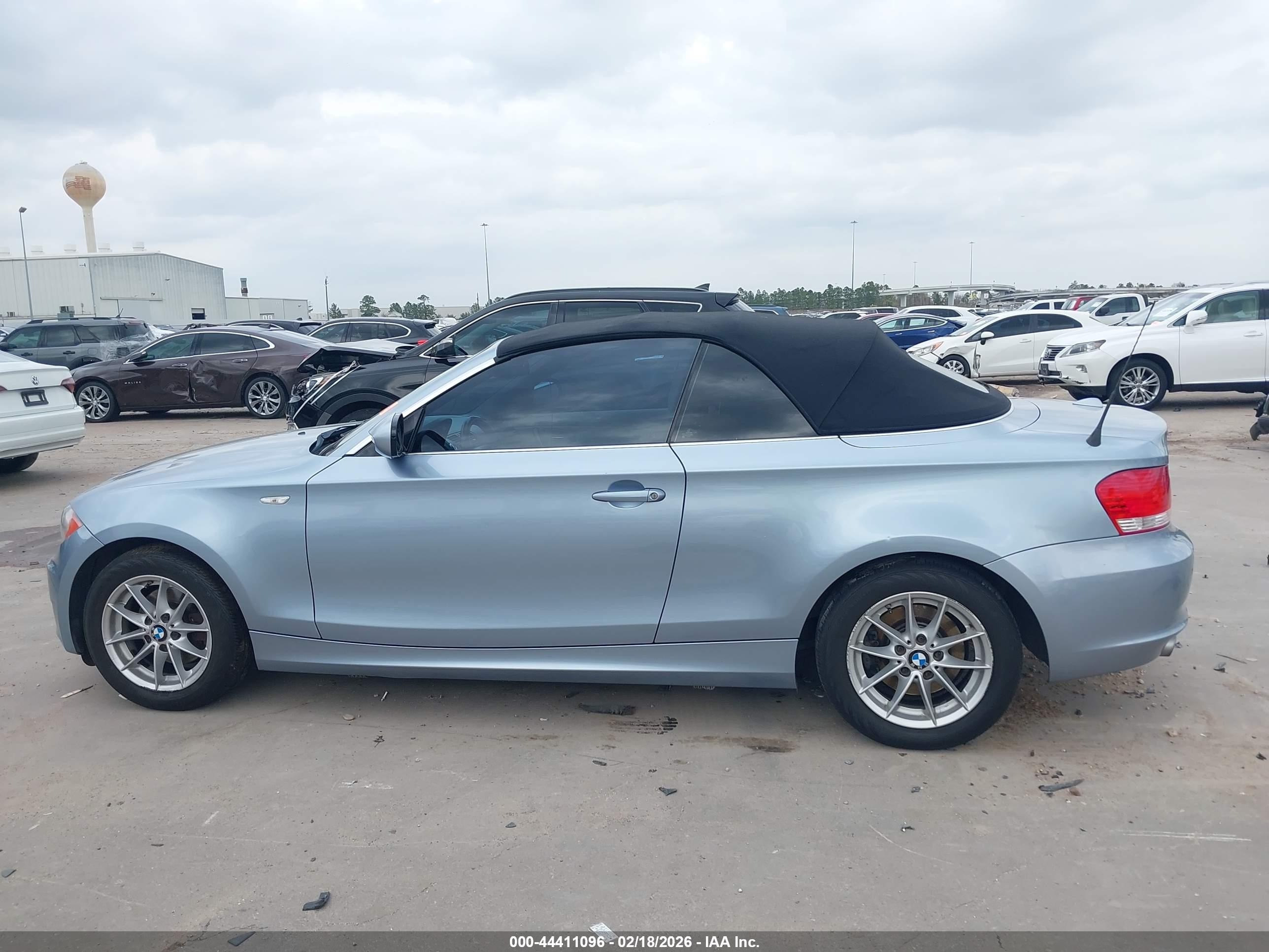 2010 Bmw 128i   Light Blue vin: WBAUL7C58AVJ77700