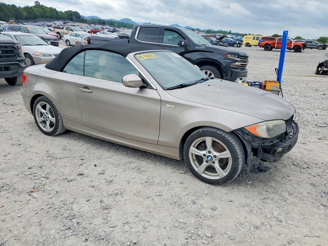 2013 Bmw 128 I Silver vin: WBAUL7C58DVM83820