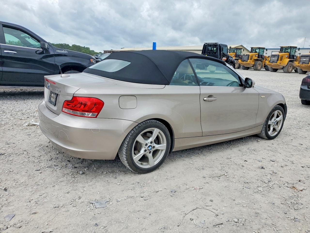 2013 Bmw 128 I Silver vin: WBAUL7C58DVM83820