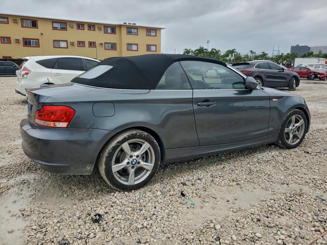 2013 Bmw 128 I Two Tone vin: WBAUL7C58DVU08521