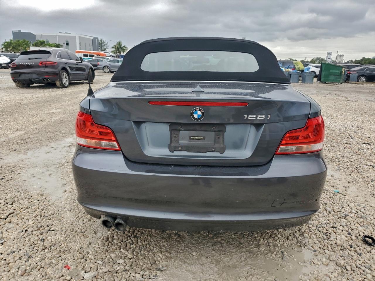 2013 Bmw 128 I Two Tone vin: WBAUL7C58DVU08521