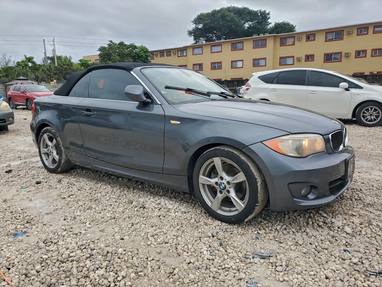 2013 Bmw 128 I Two Tone vin: WBAUL7C58DVU08521