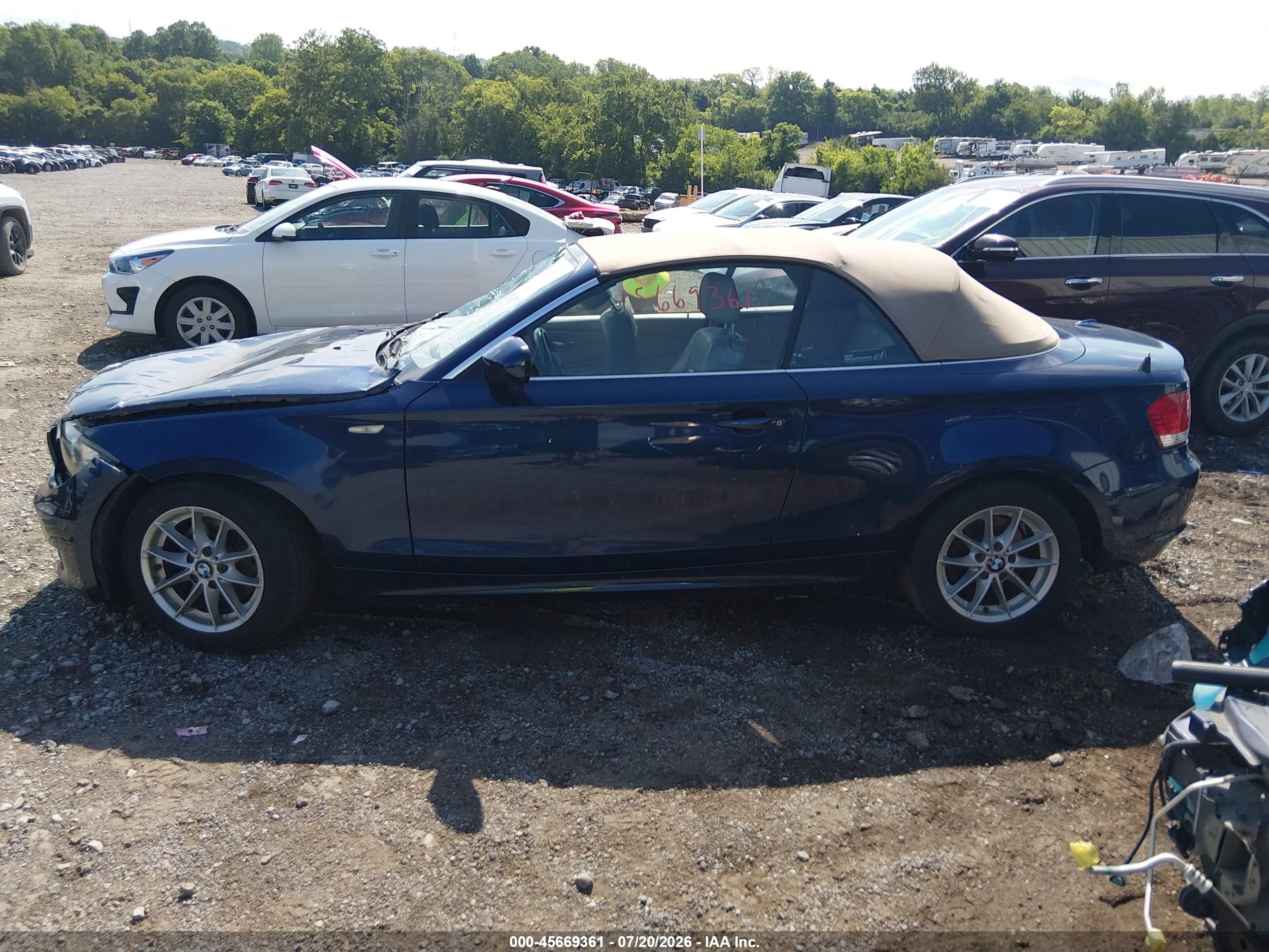 2011 Bmw 128i Blue vin: WBAUL7C59BVM80616