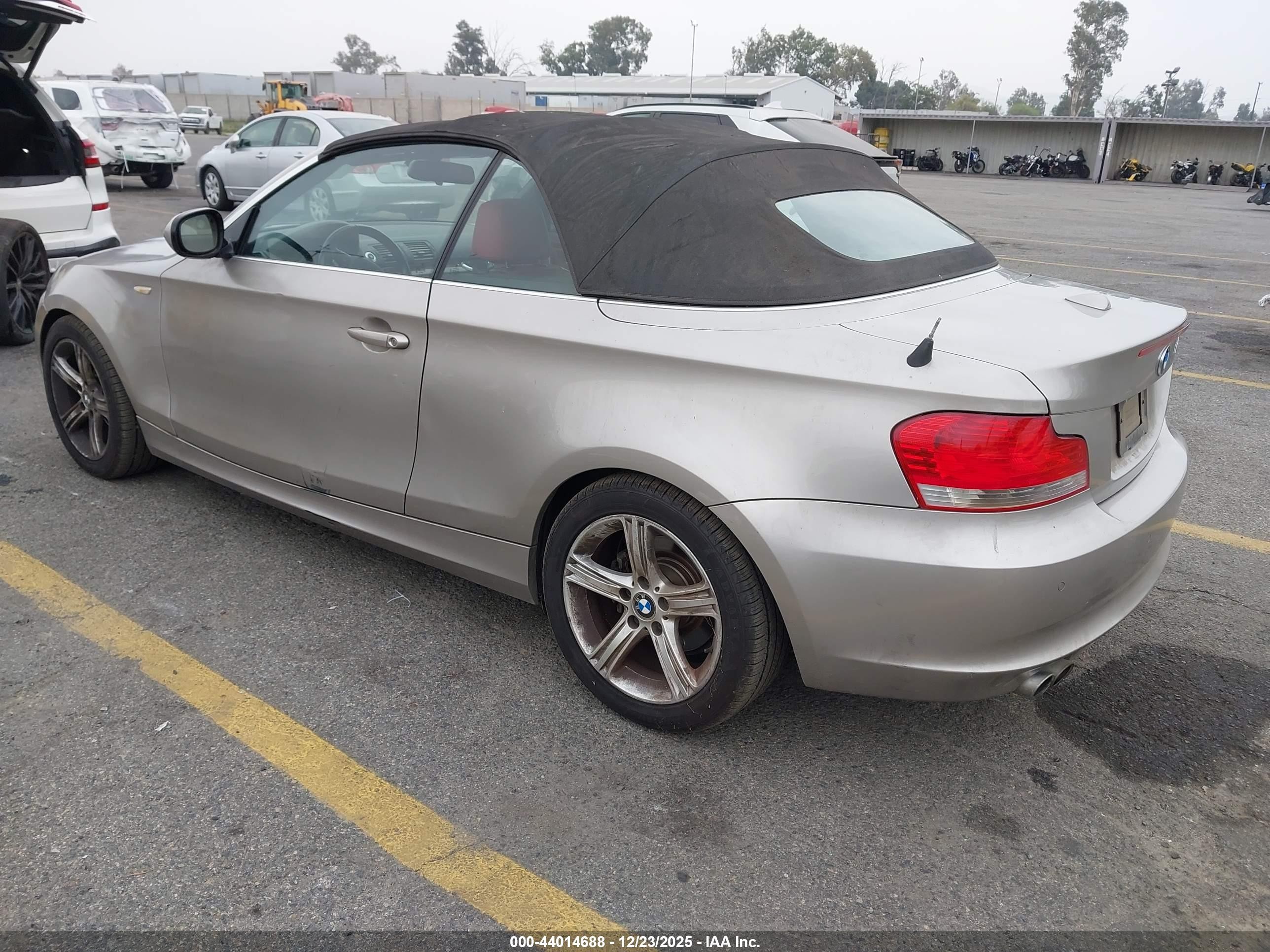 2010 Bmw 128i   Tan vin: WBAUL7C5XAVJ77486