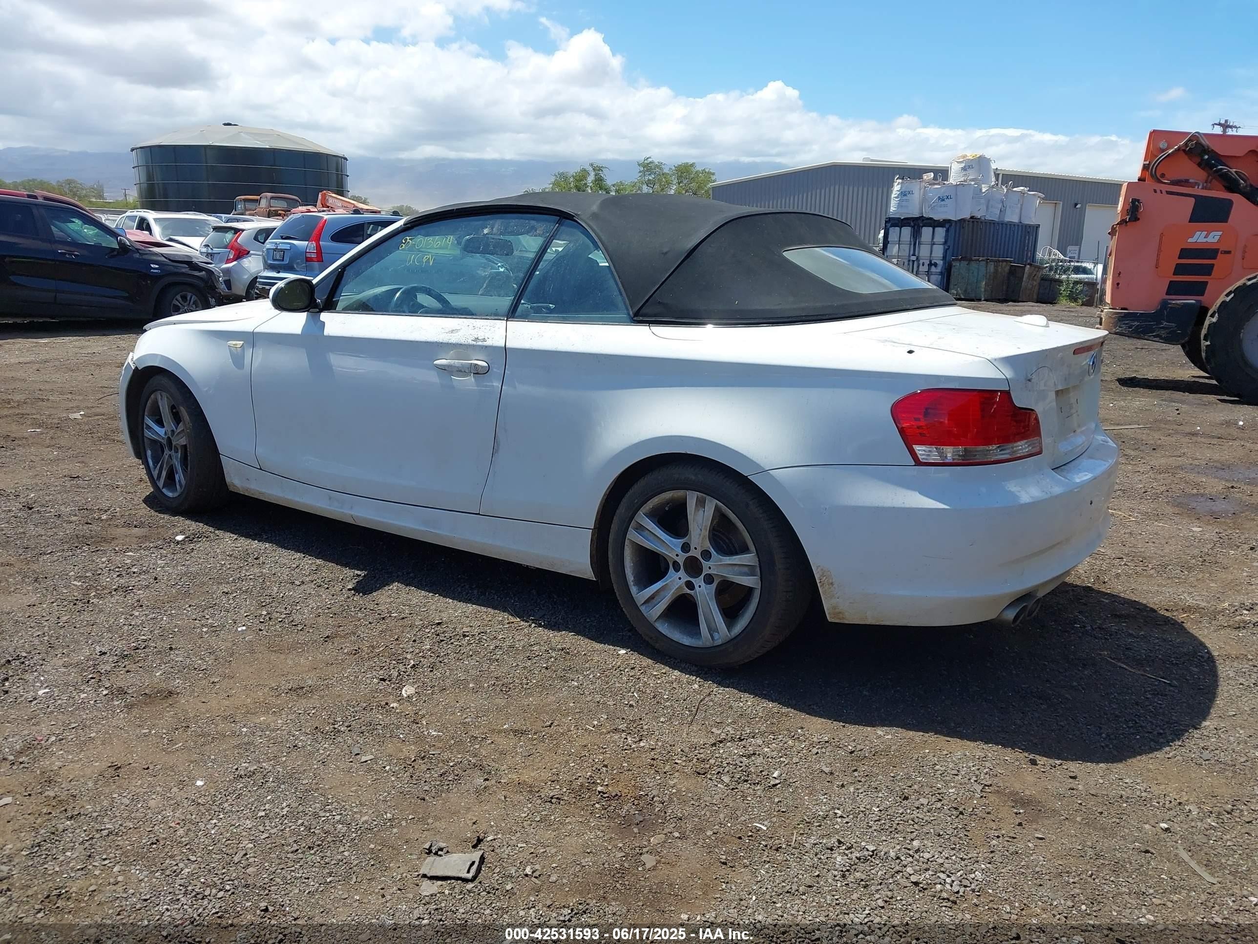 2009 Bmw 128i   White vin: WBAUN13529VH81359