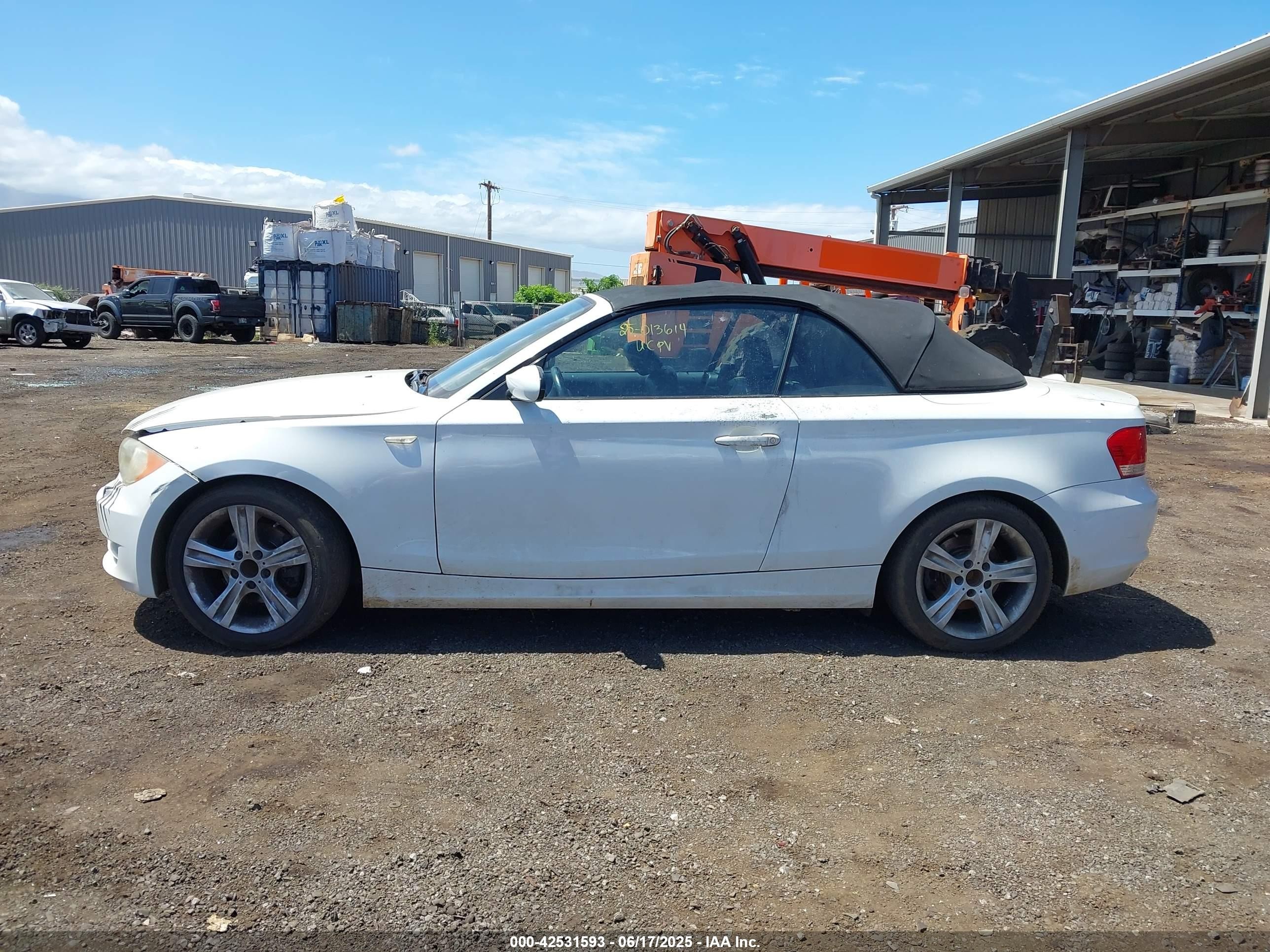 2009 Bmw 128i   White vin: WBAUN13529VH81359