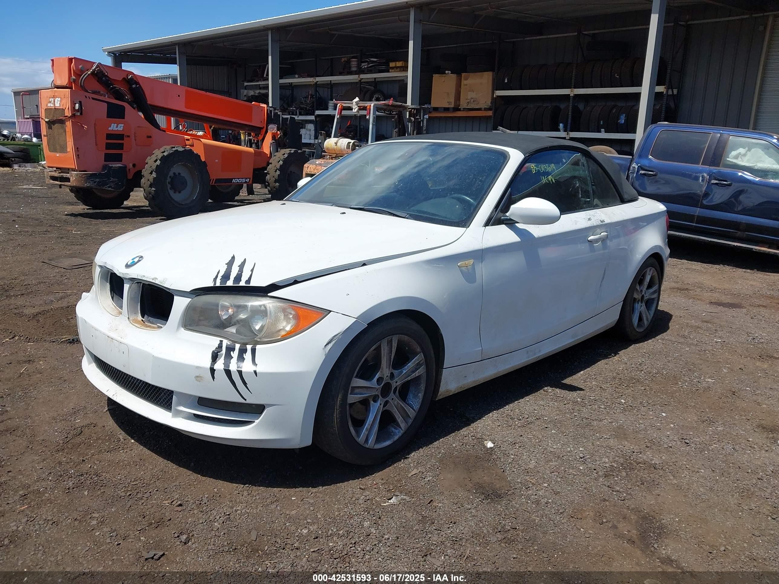 2009 Bmw 128i   White vin: WBAUN13529VH81359