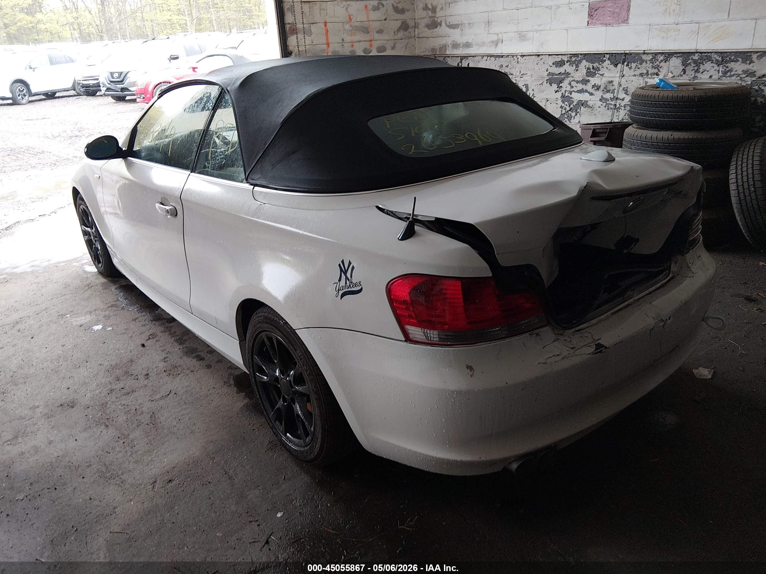 2009 Bmw 128i   White vin: WBAUN13539VH81337