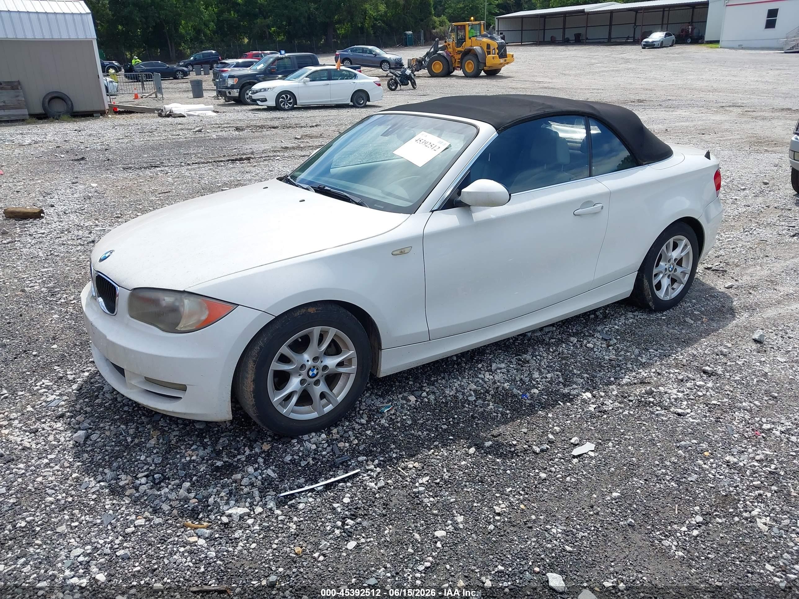 2008 Bmw 128i   White vin: WBAUN13568VH80066