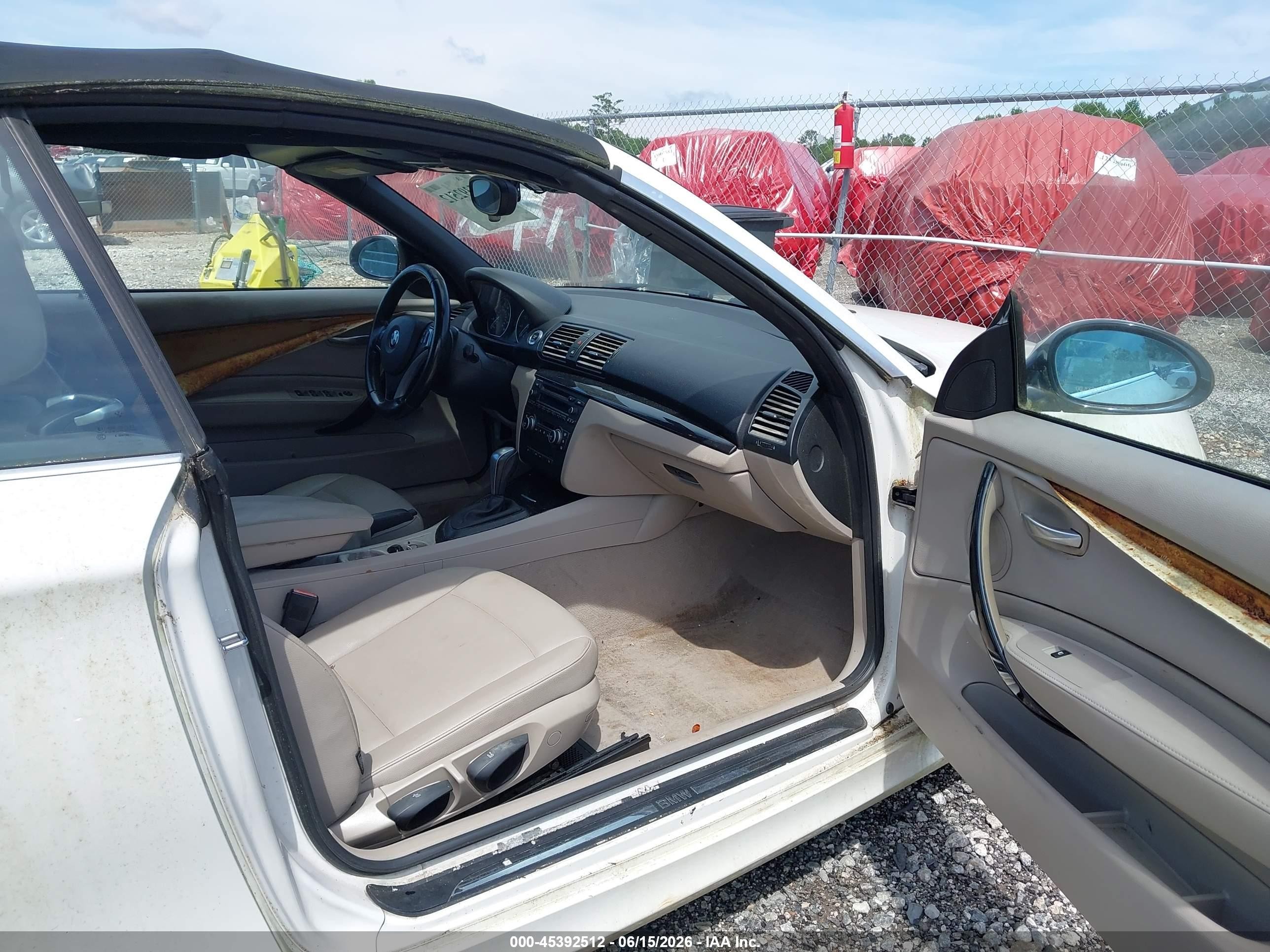 2008 Bmw 128i   White vin: WBAUN13568VH80066