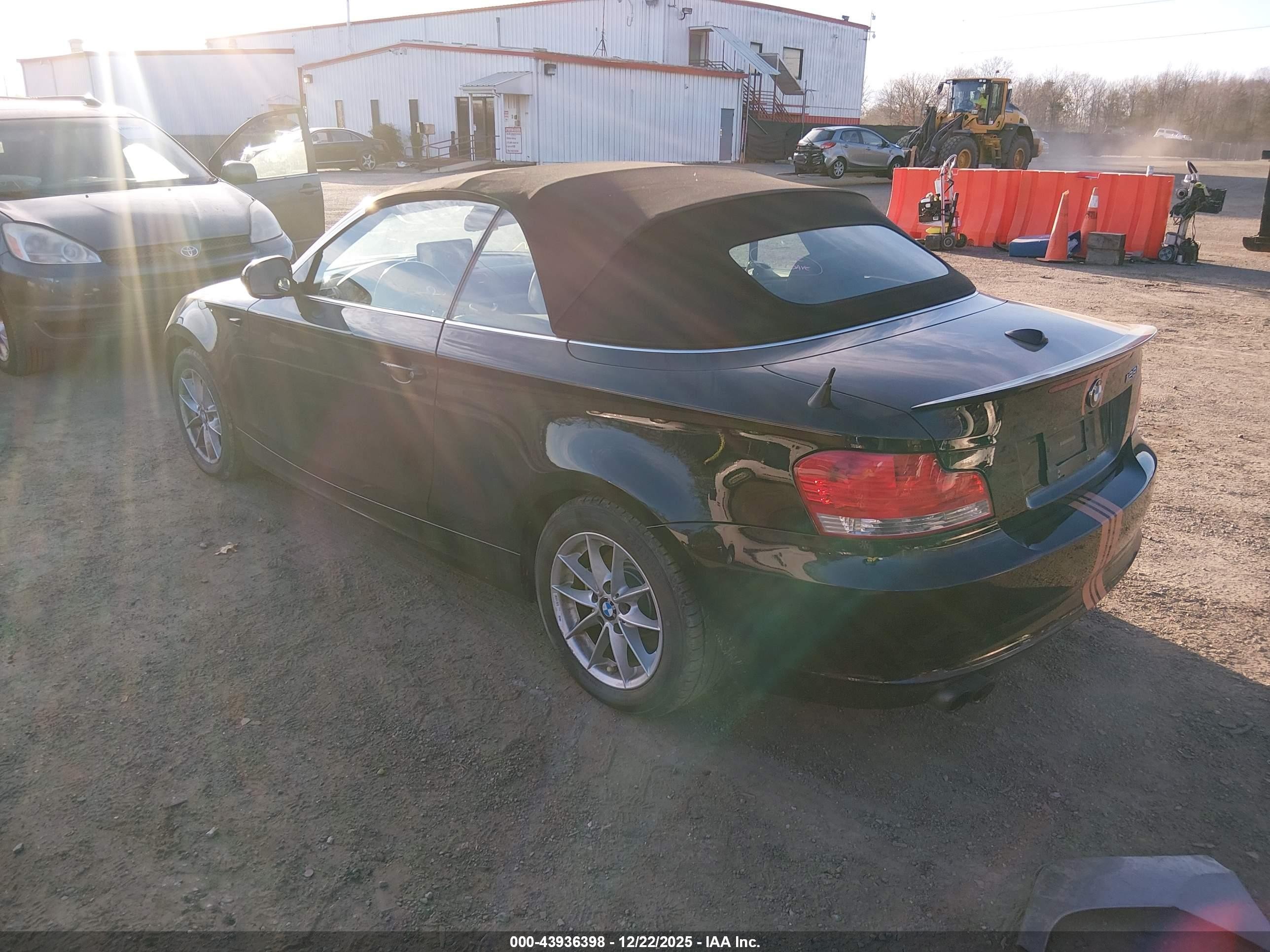 2010 Bmw 128i   Black vin: WBAUN1C51AVH81647