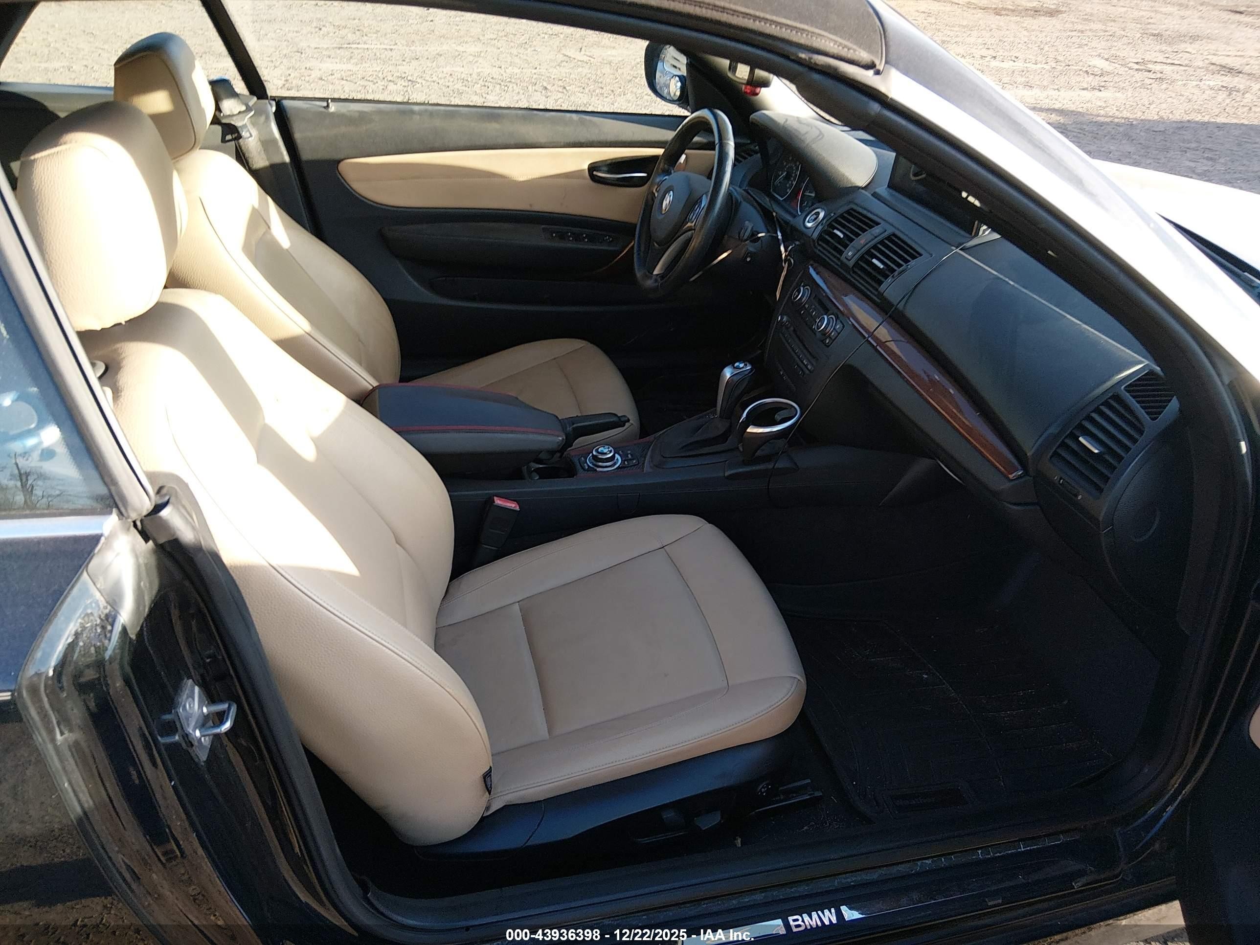 2010 Bmw 128i   Black vin: WBAUN1C51AVH81647