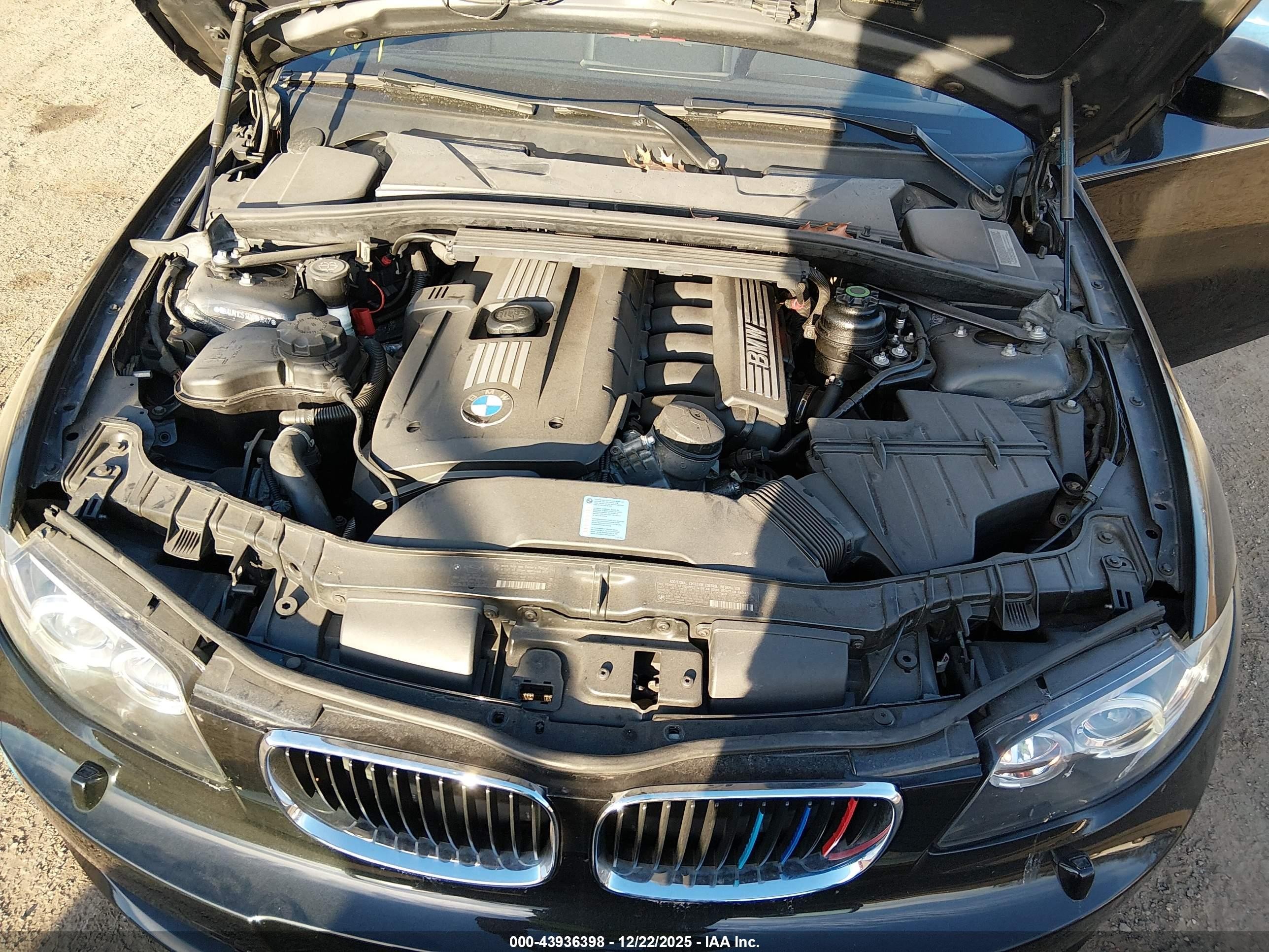 2010 Bmw 128i   Black vin: WBAUN1C51AVH81647