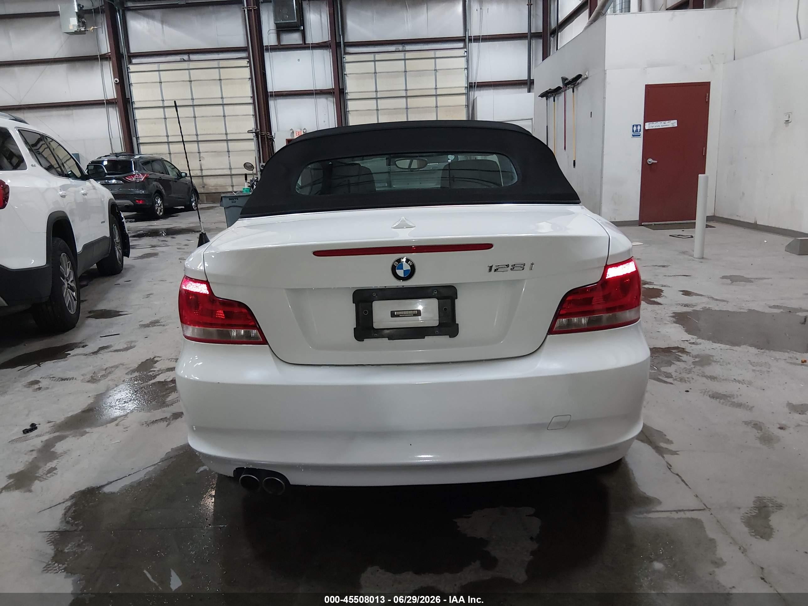 2013 Bmw 128i White vin: WBAUN1C52DVR00730
