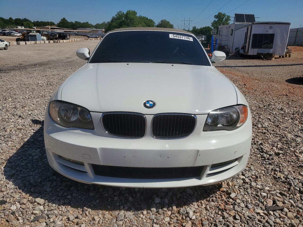 2011 Bmw 128 I Белый vin: WBAUN1C53BVH83417