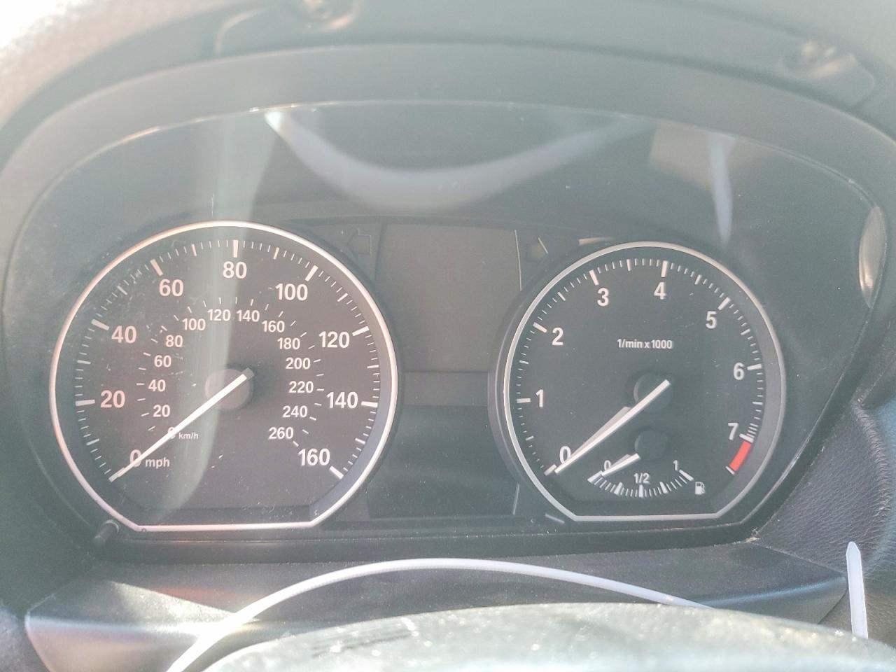 2011 Bmw 128 I Белый vin: WBAUN1C53BVH83417