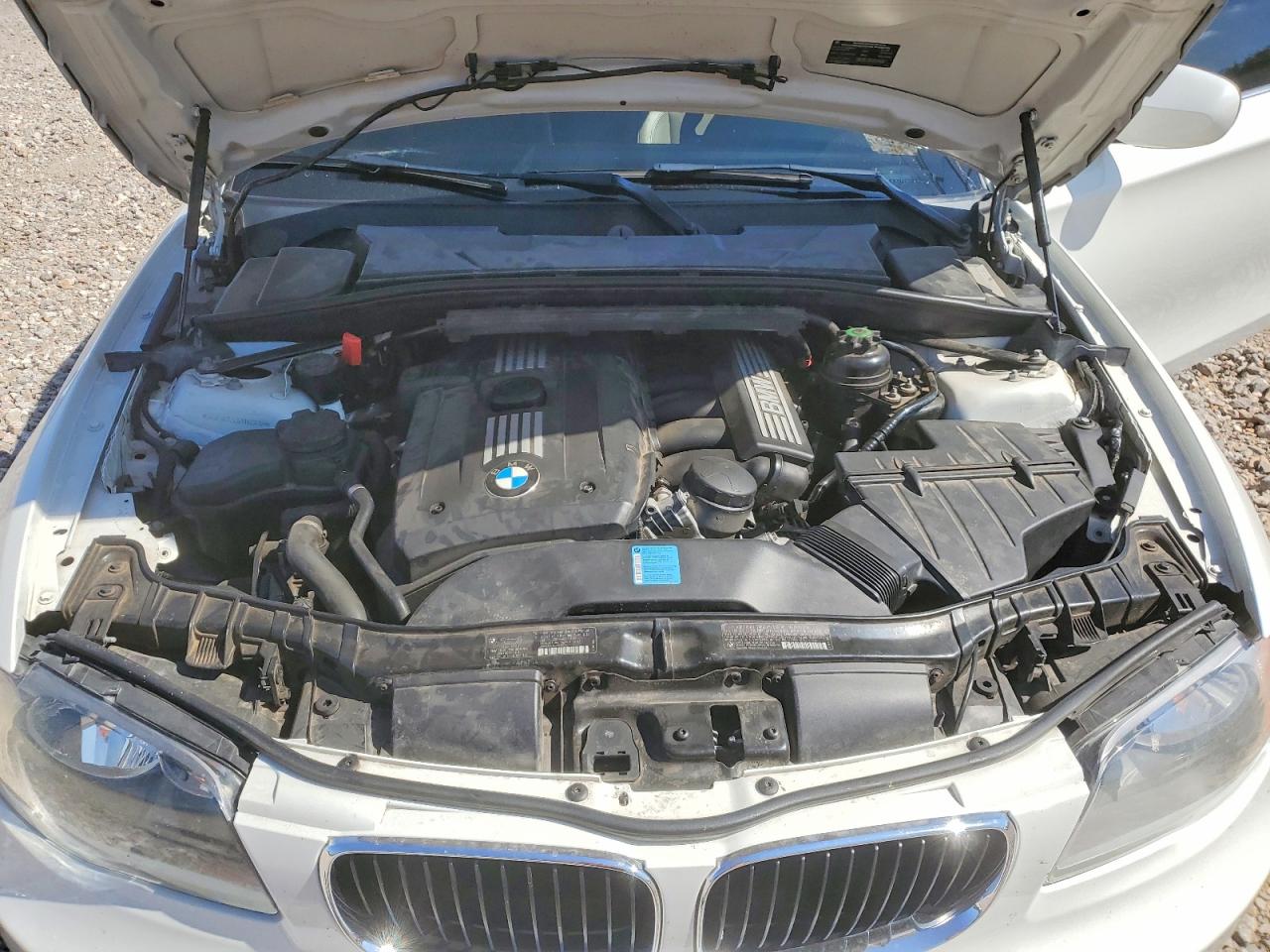 2011 Bmw 128 I Белый vin: WBAUN1C53BVH83417