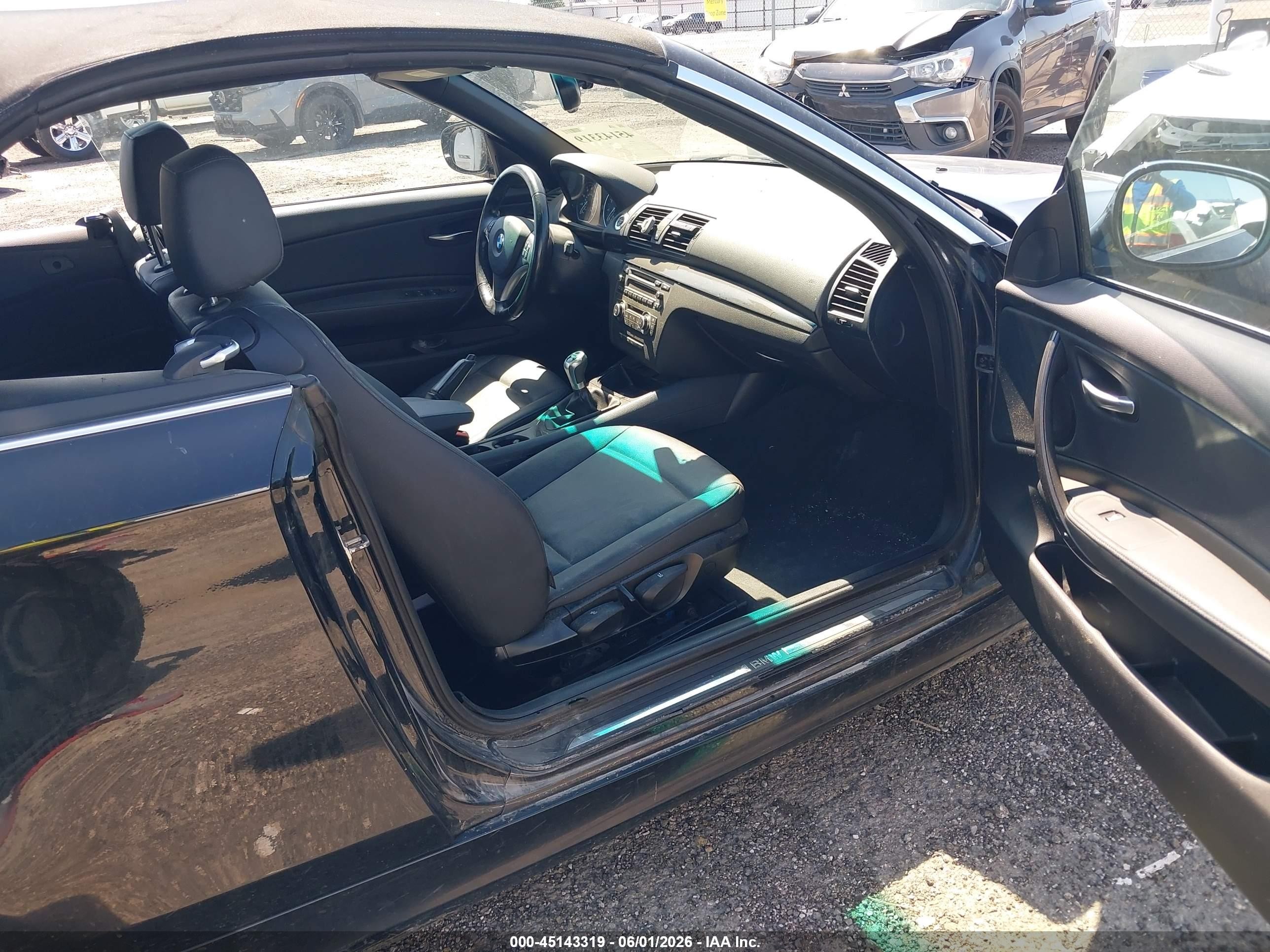 2010 Bmw 128i   Black vin: WBAUN1C54AVH77835