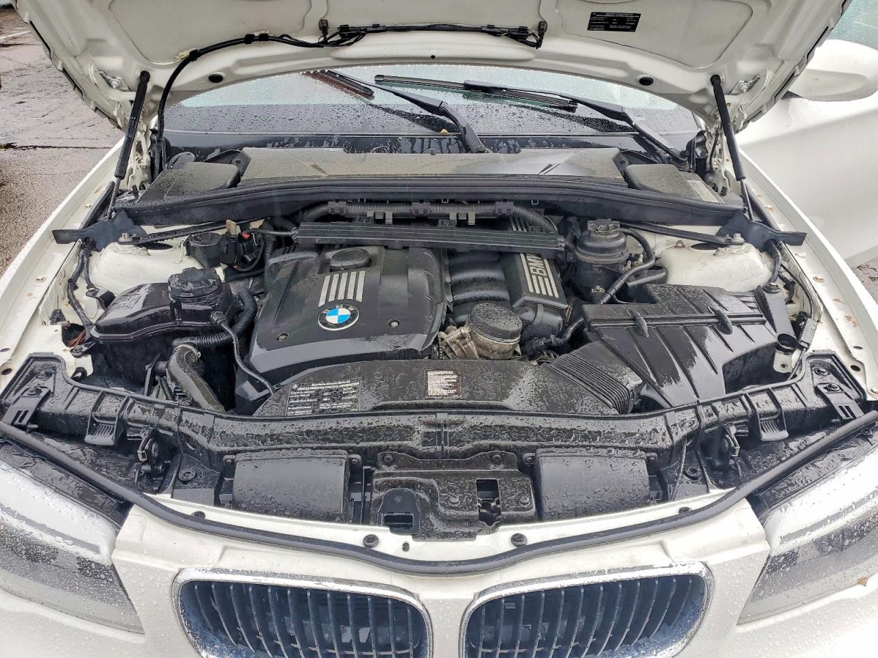 2013 Bmw 128 I Белый vin: WBAUN1C54DVR00891
