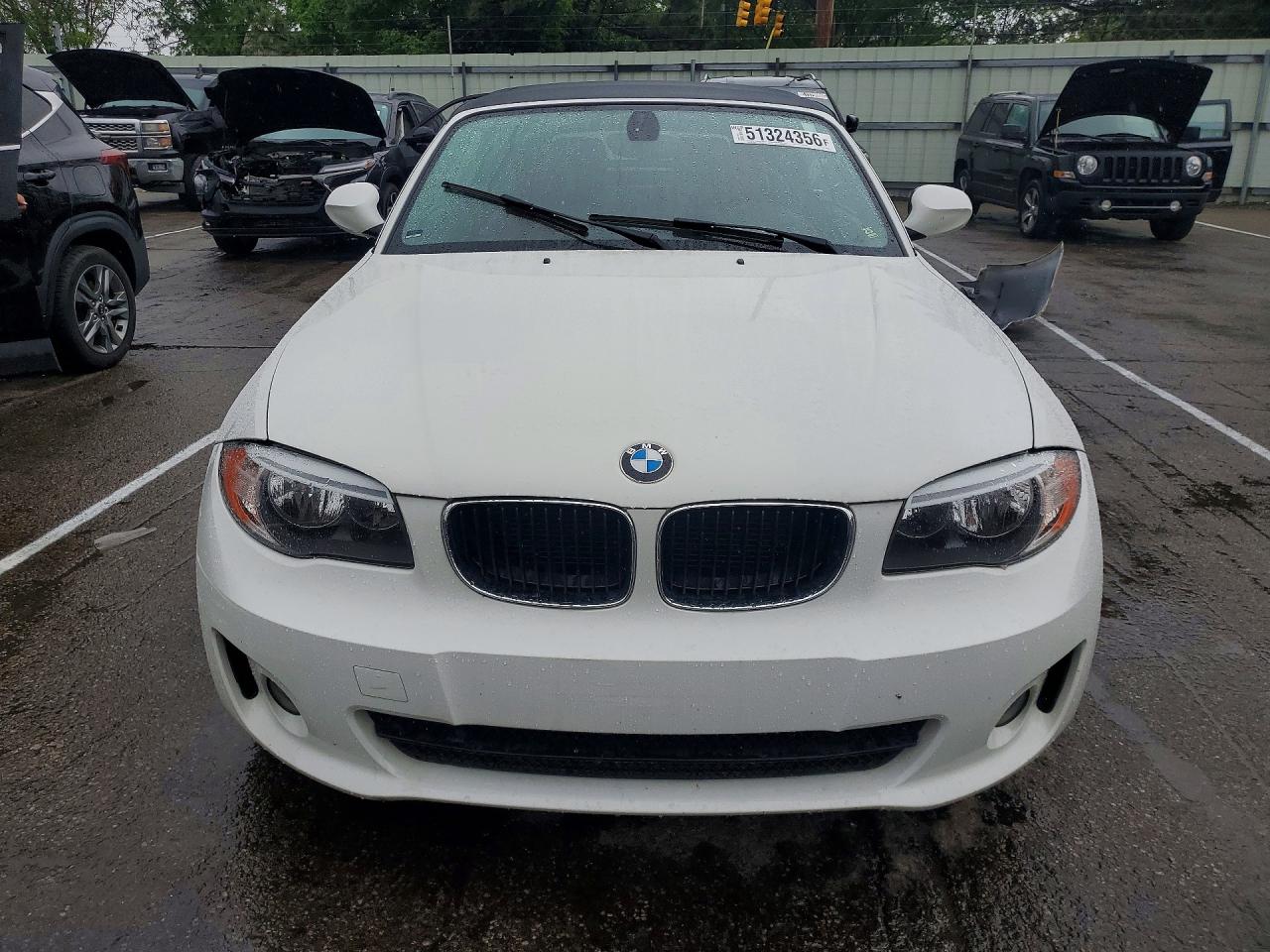 2013 Bmw 128 I Белый vin: WBAUN1C54DVR00891
