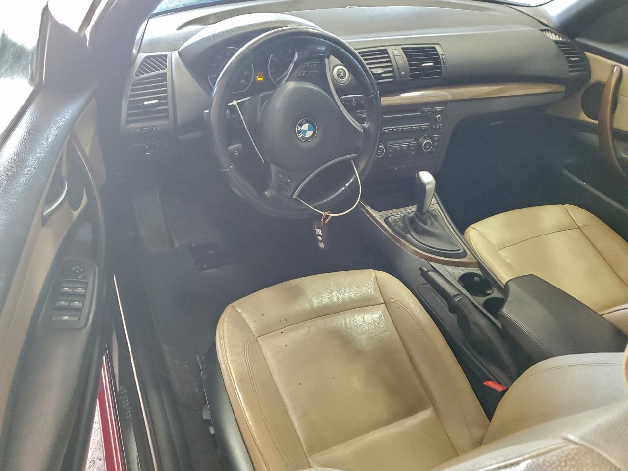 2010 Bmw 128 I Красный vin: WBAUN1C55AVH81716