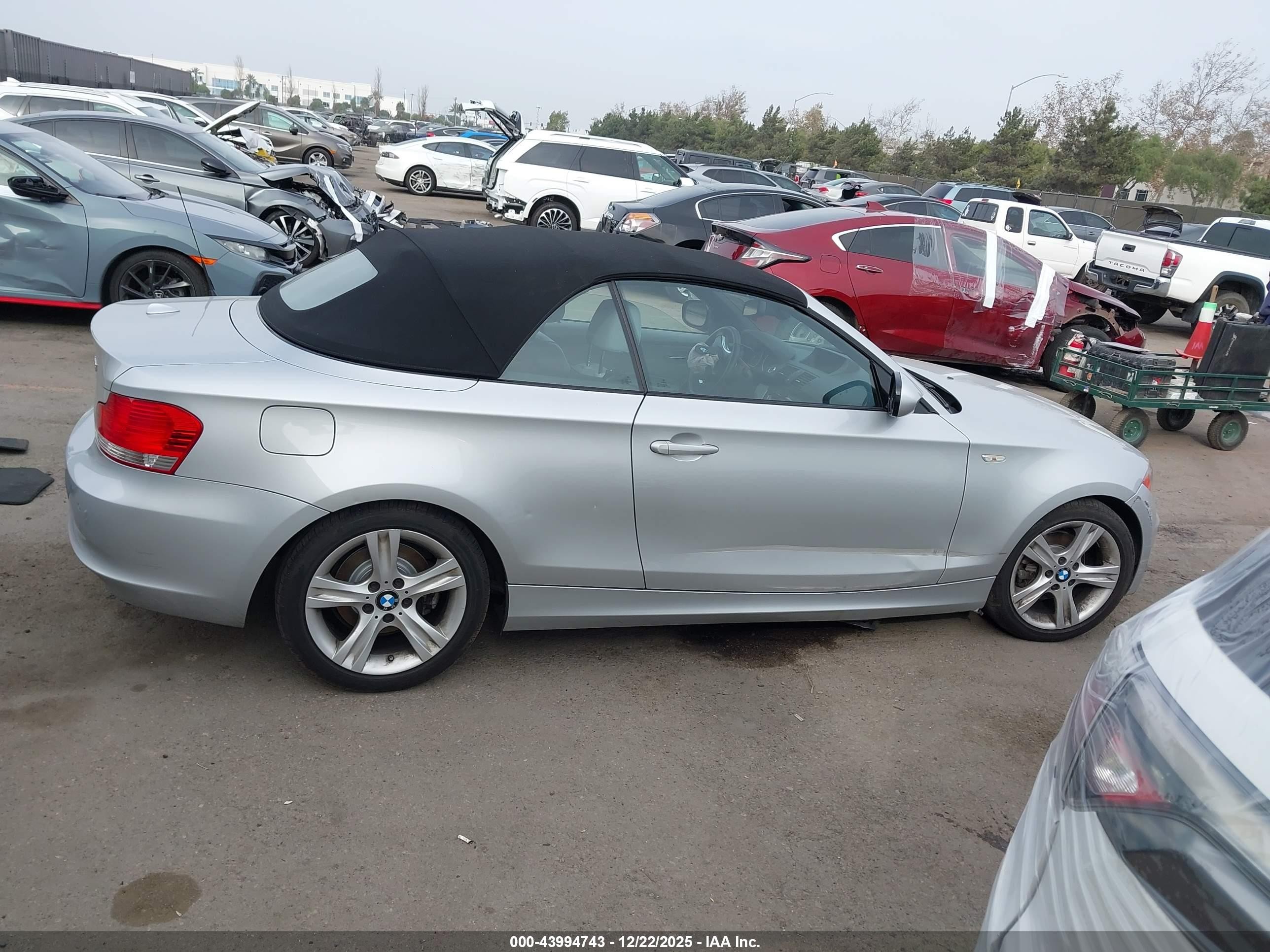 2010 Bmw 128i   Silver vin: WBAUN1C55AVH81988