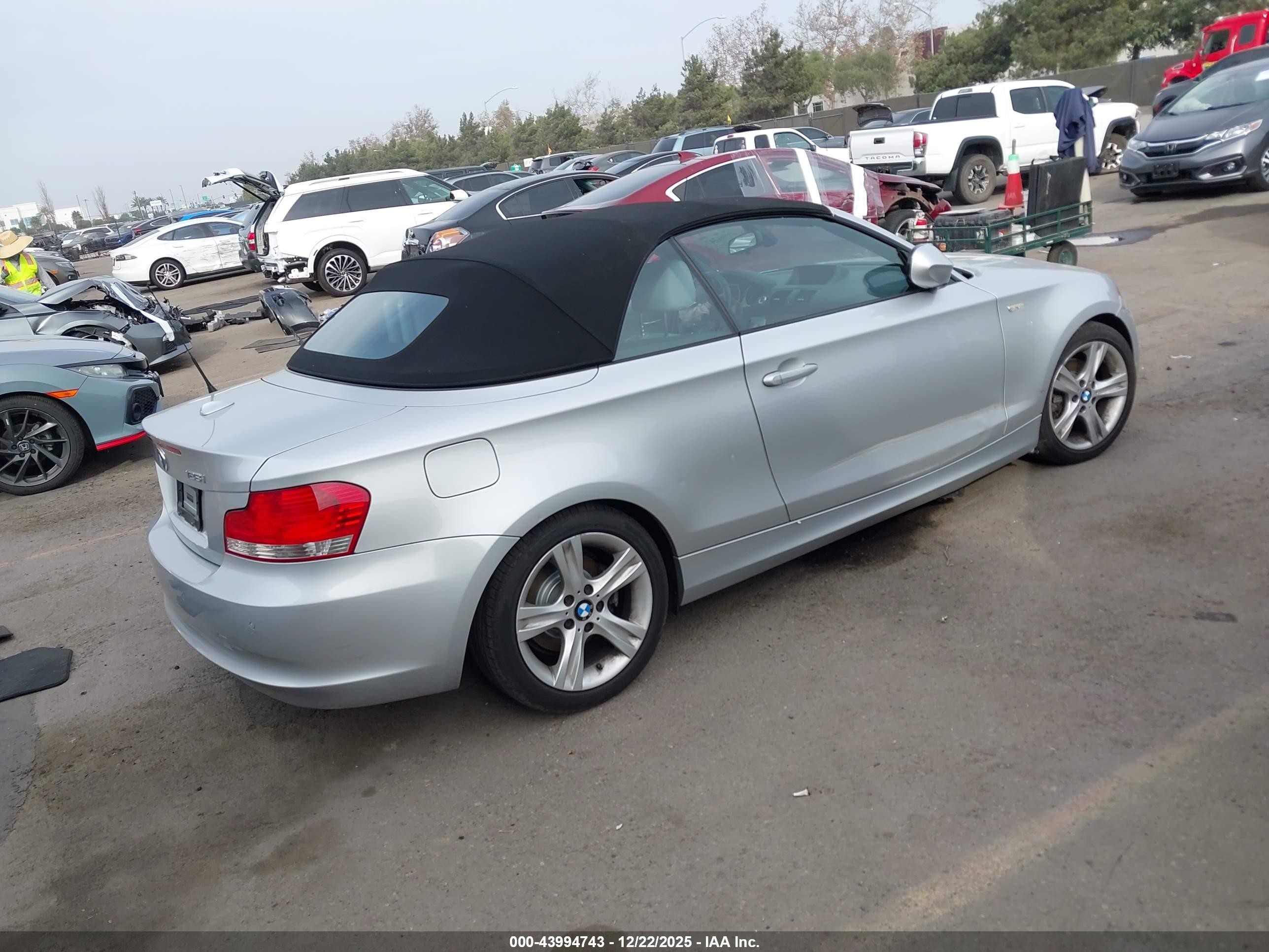 2010 Bmw 128i   Silver vin: WBAUN1C55AVH81988