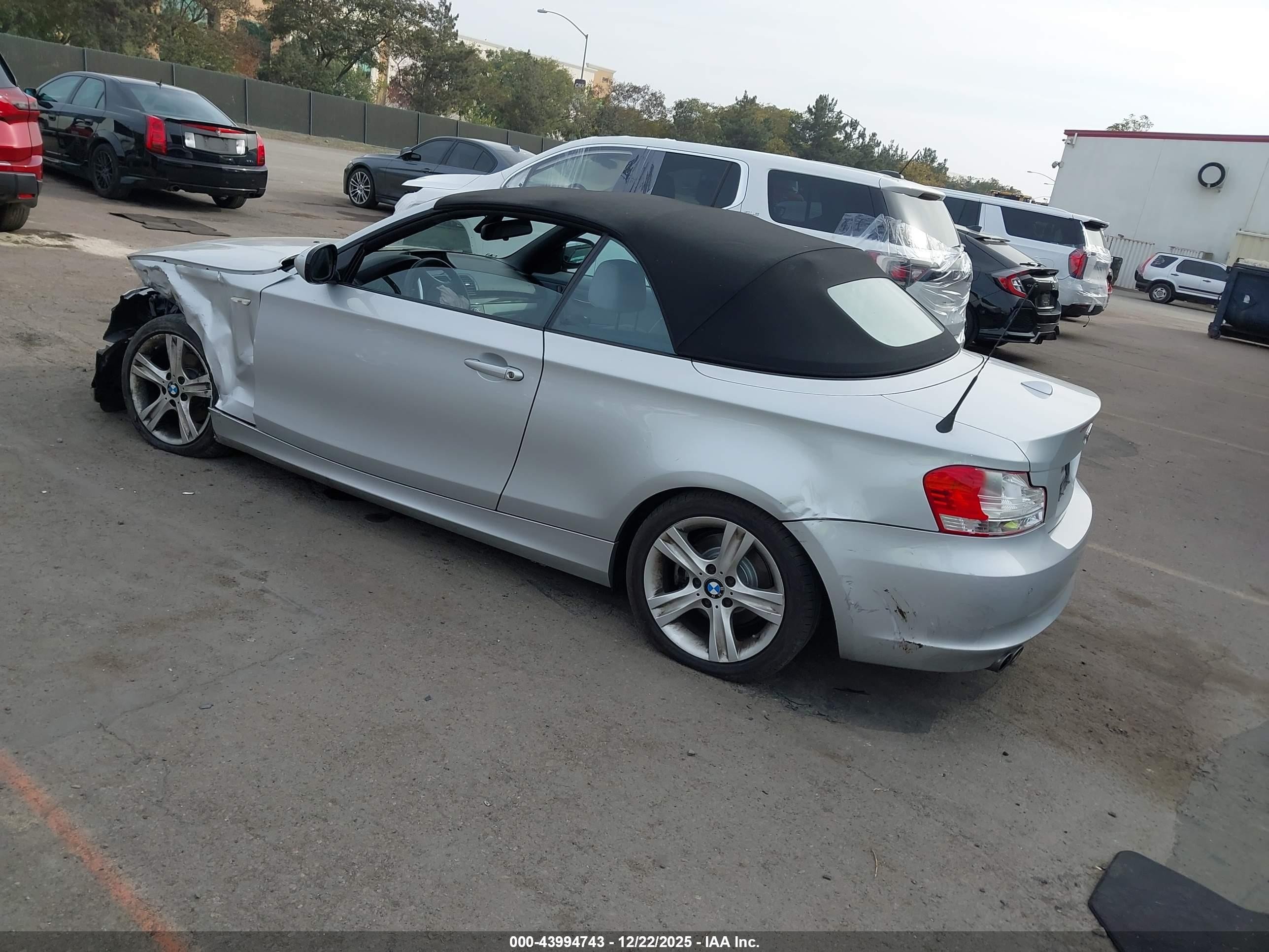 2010 Bmw 128i   Silver vin: WBAUN1C55AVH81988