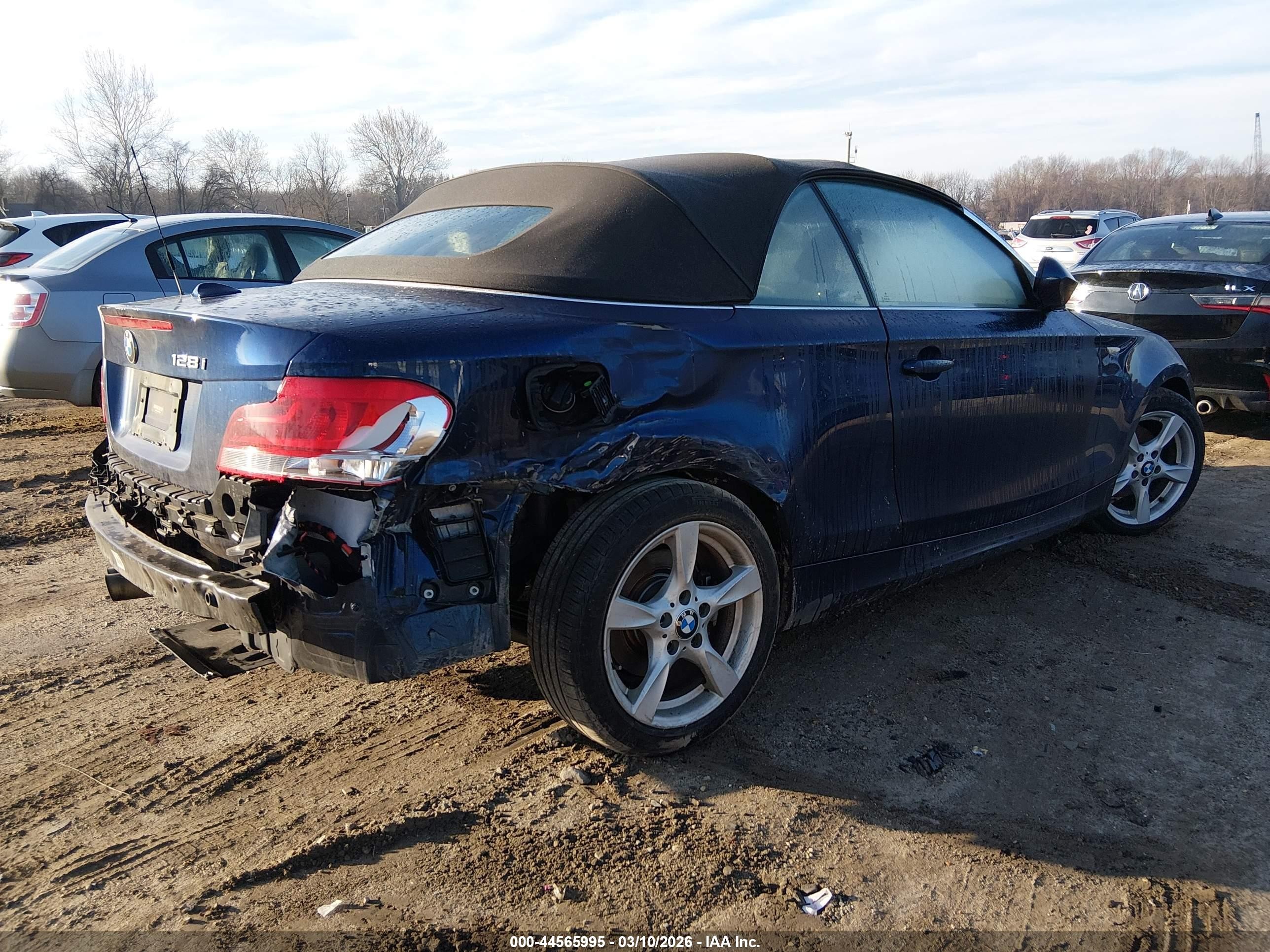 2012 Bmw 128i   Blue vin: WBAUN1C55CVR00039