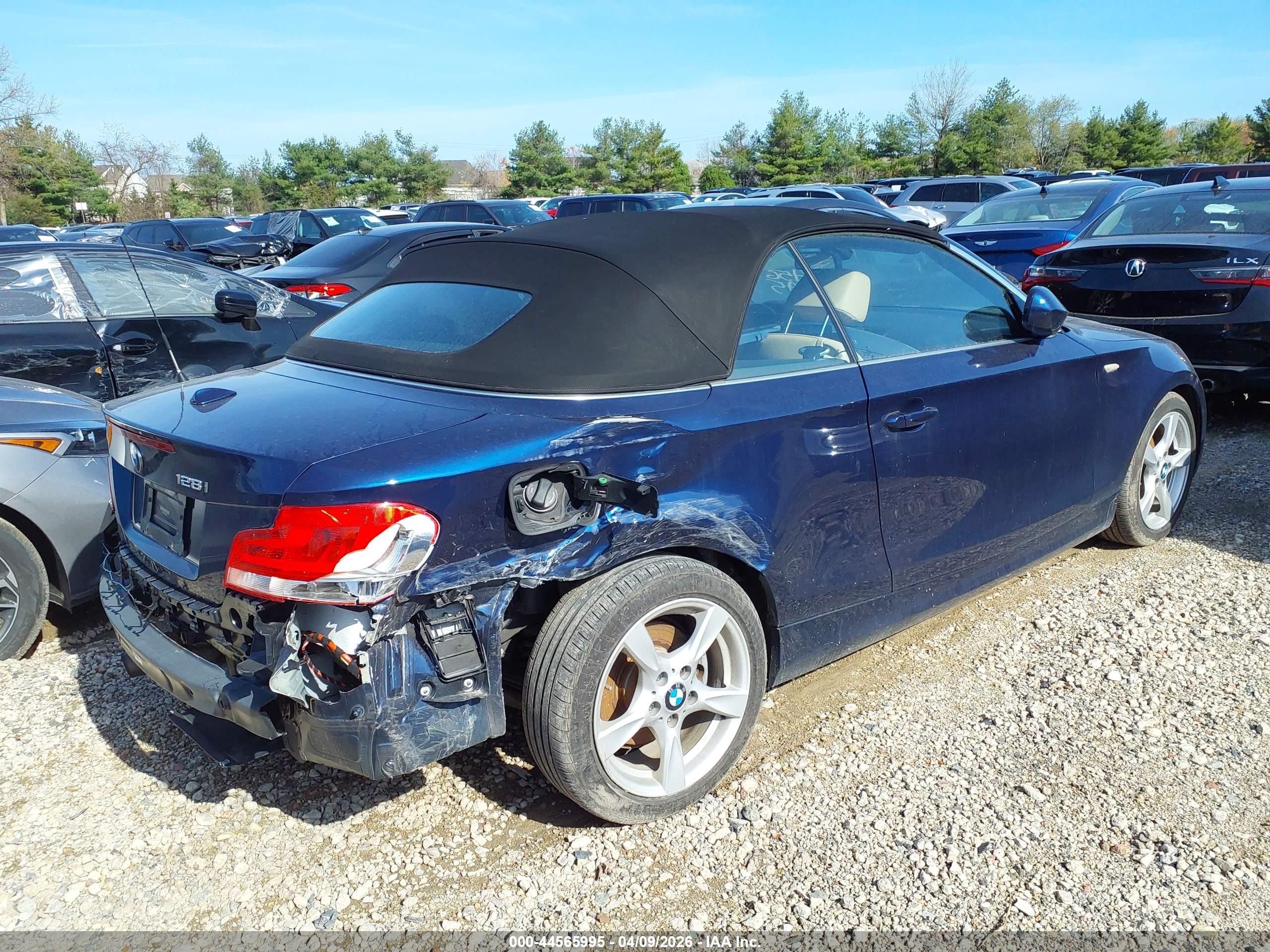 2012 Bmw 128i   Blue vin: WBAUN1C55CVR00039