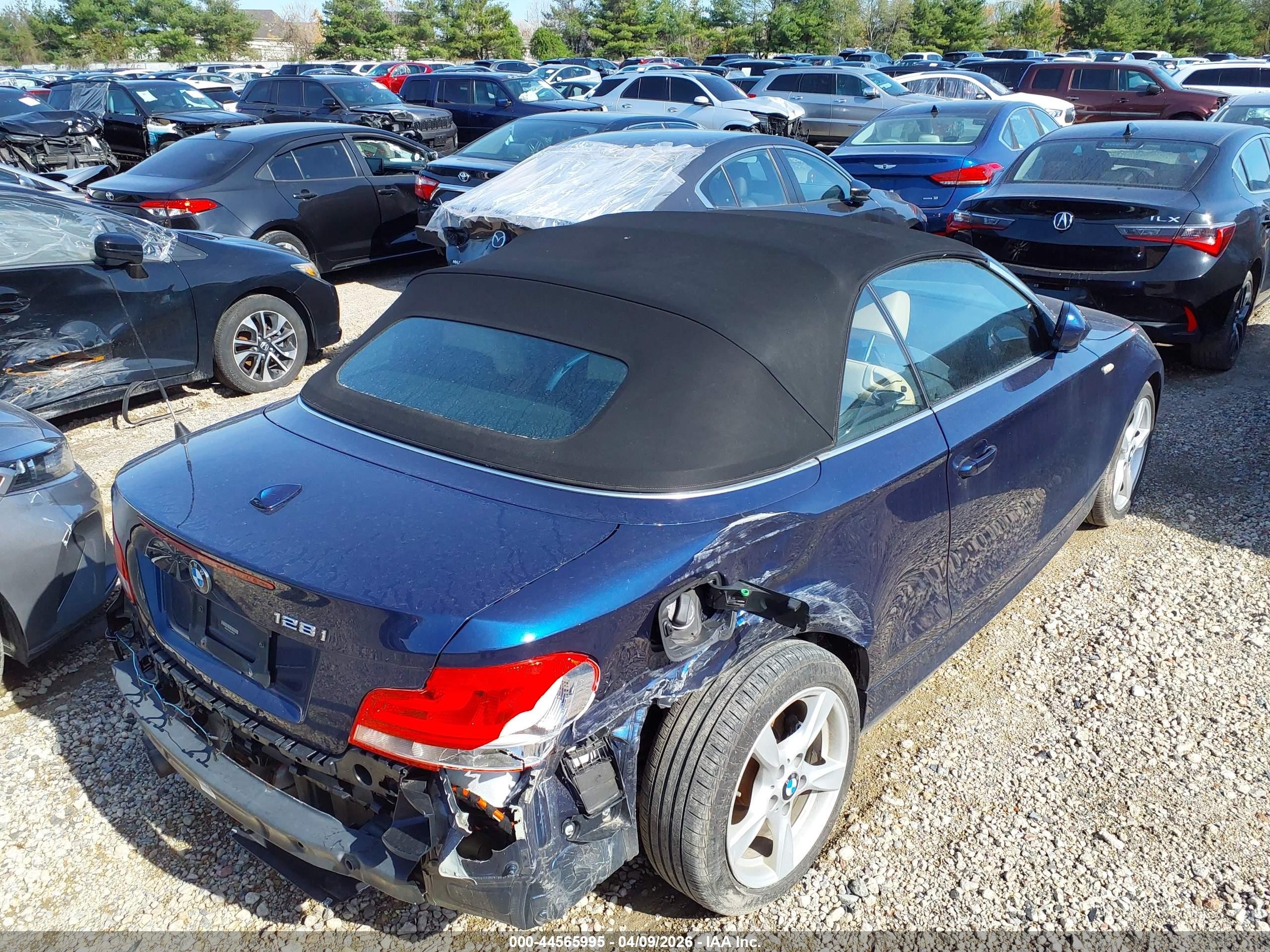 2012 Bmw 128i   Blue vin: WBAUN1C55CVR00039
