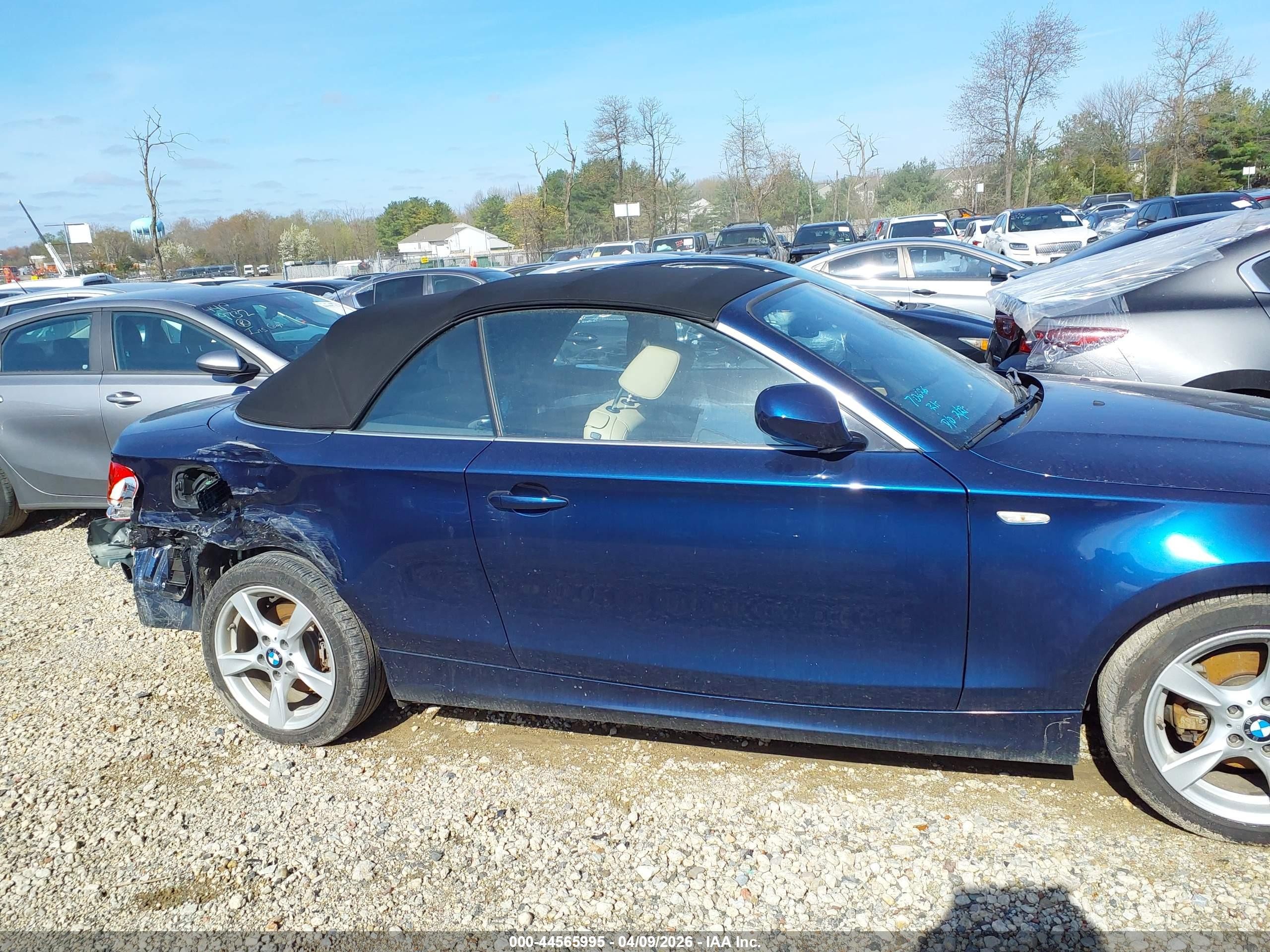 2012 Bmw 128i   Blue vin: WBAUN1C55CVR00039