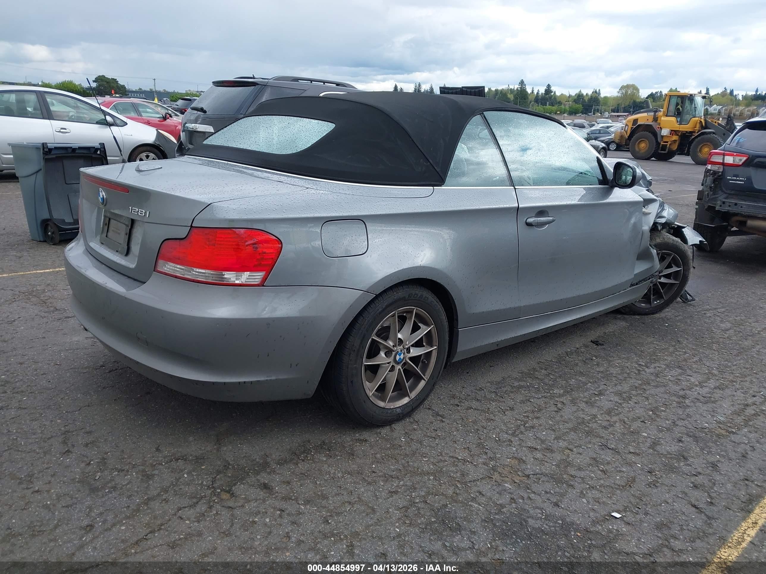 2011 Bmw 128i   Silver vin: WBAUN1C57BVH82996