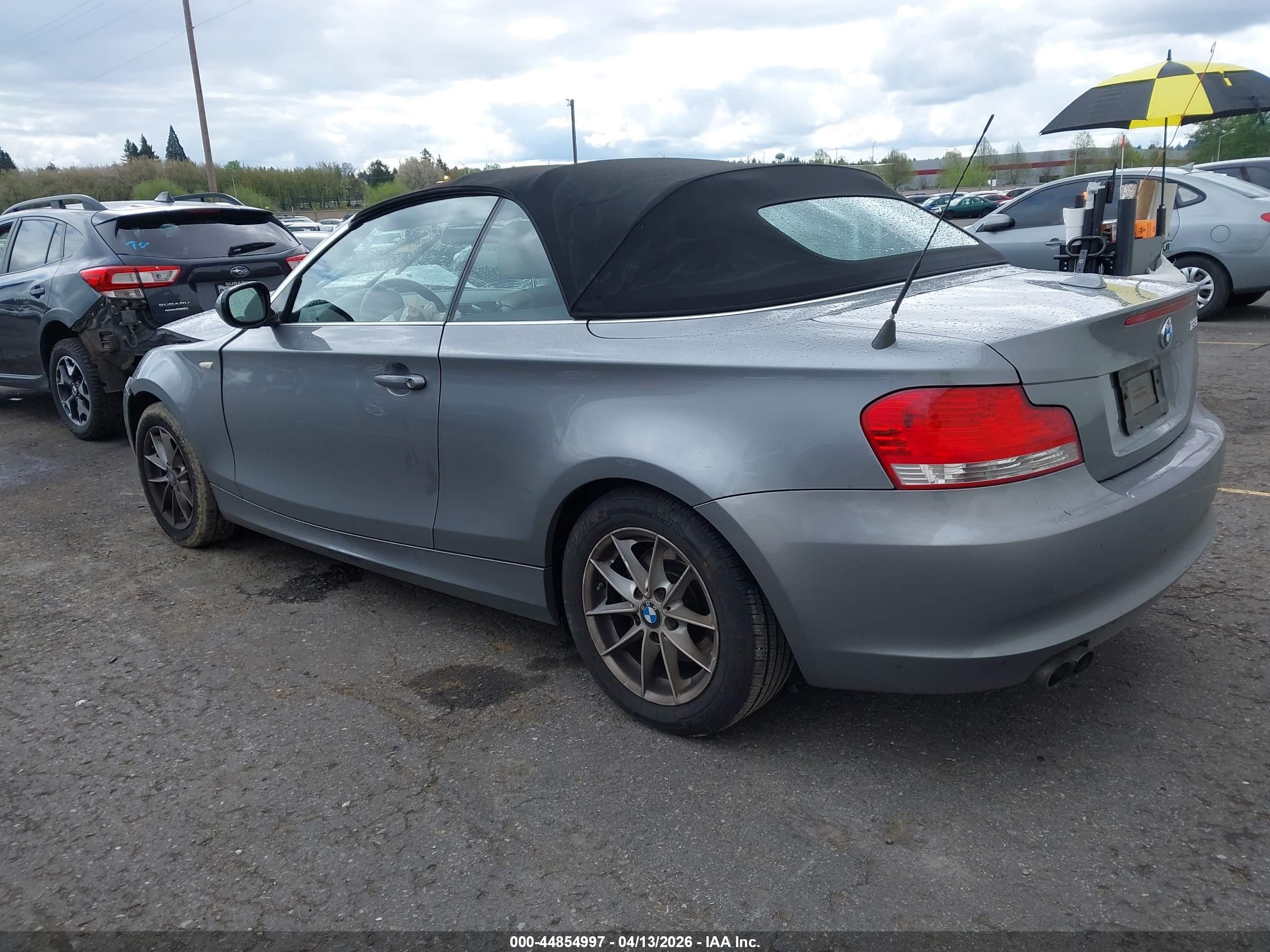 2011 Bmw 128i   Silver vin: WBAUN1C57BVH82996