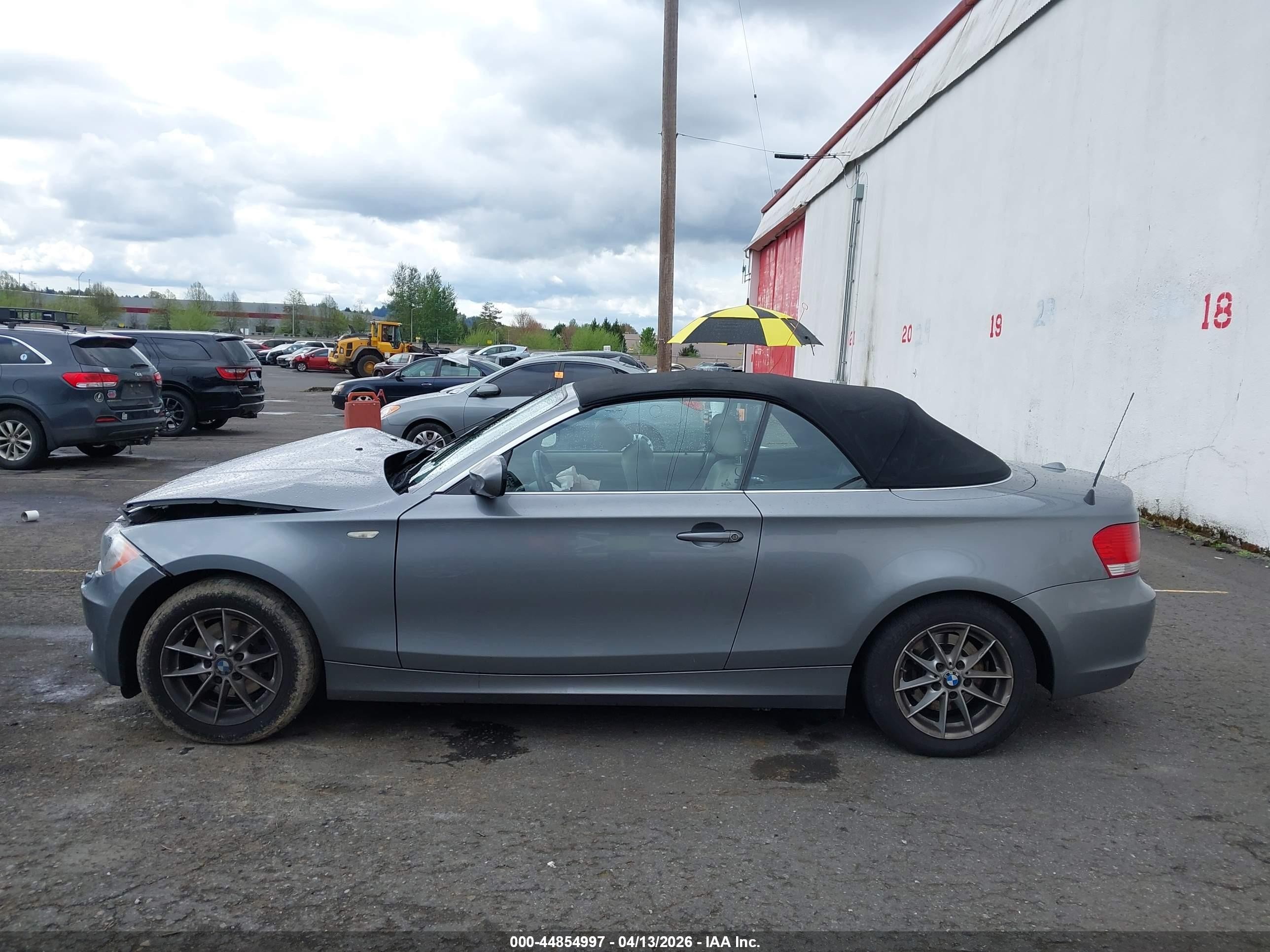 2011 Bmw 128i   Silver vin: WBAUN1C57BVH82996