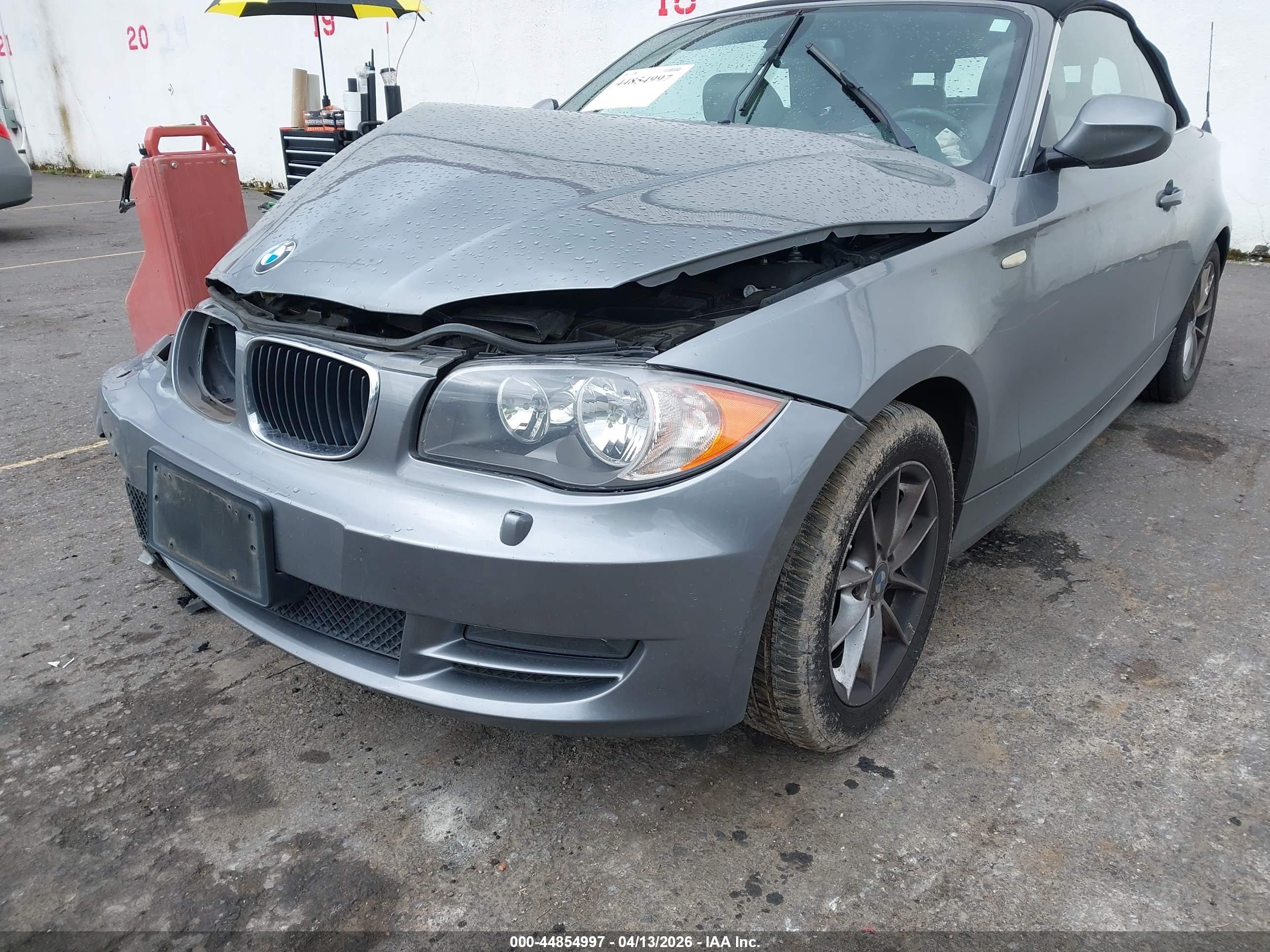 2011 Bmw 128i   Silver vin: WBAUN1C57BVH82996