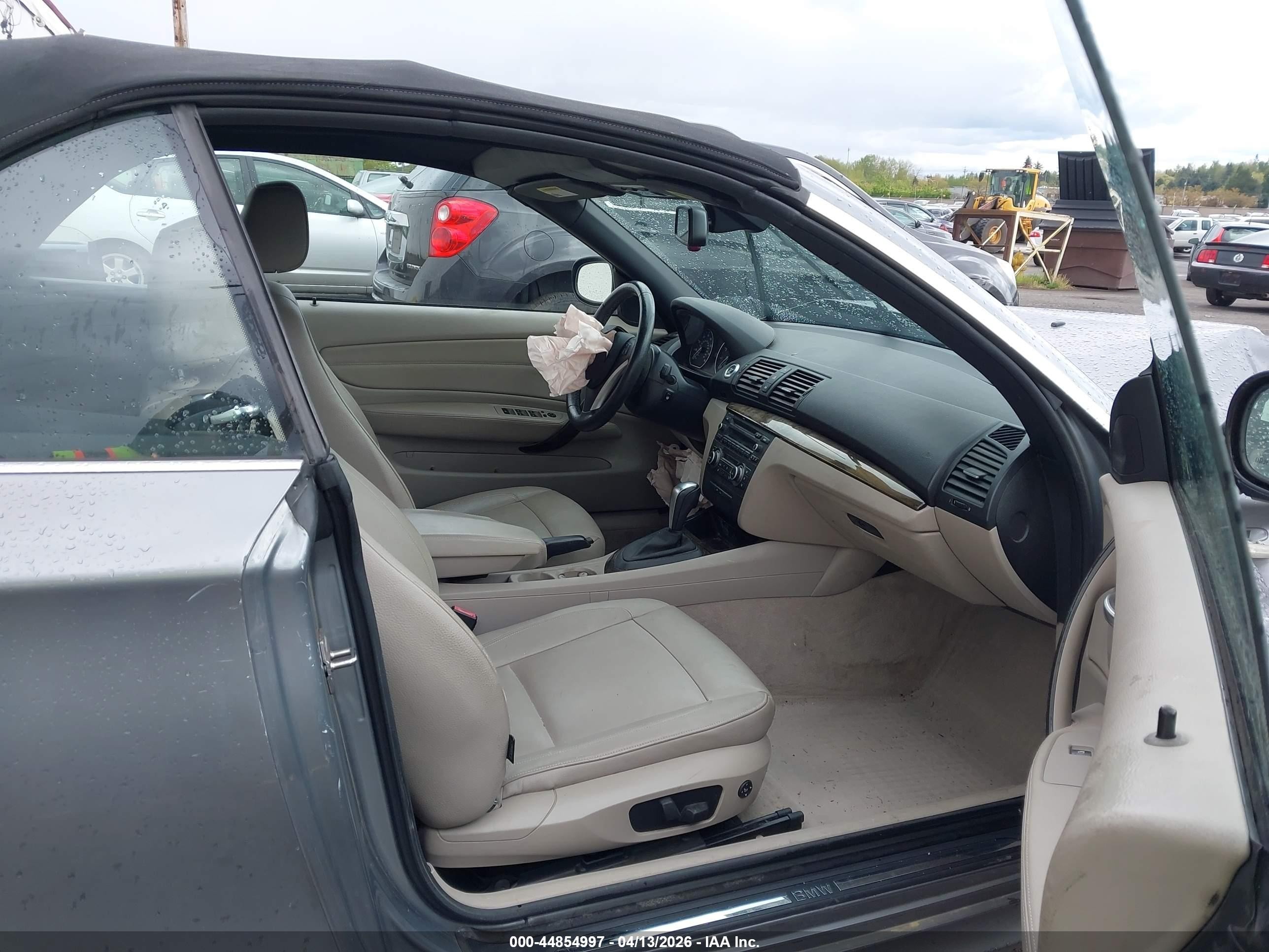 2011 Bmw 128i   Silver vin: WBAUN1C57BVH82996