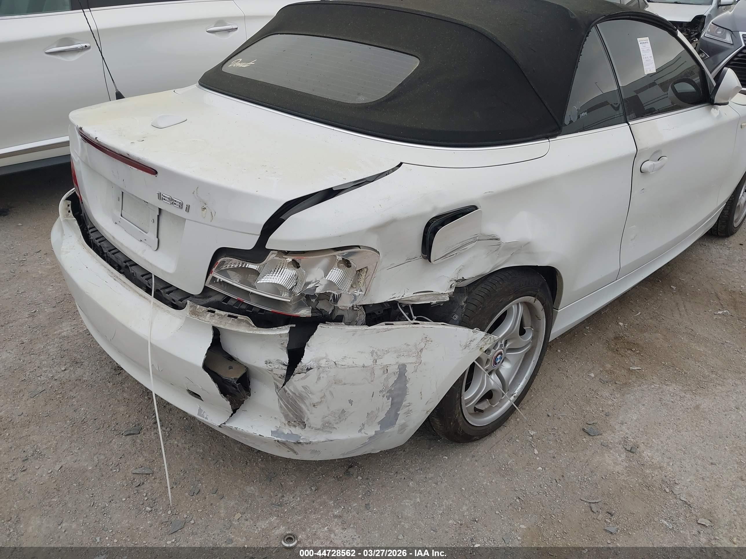 2011 Bmw 128i White vin: WBAUN1C57BVH83775